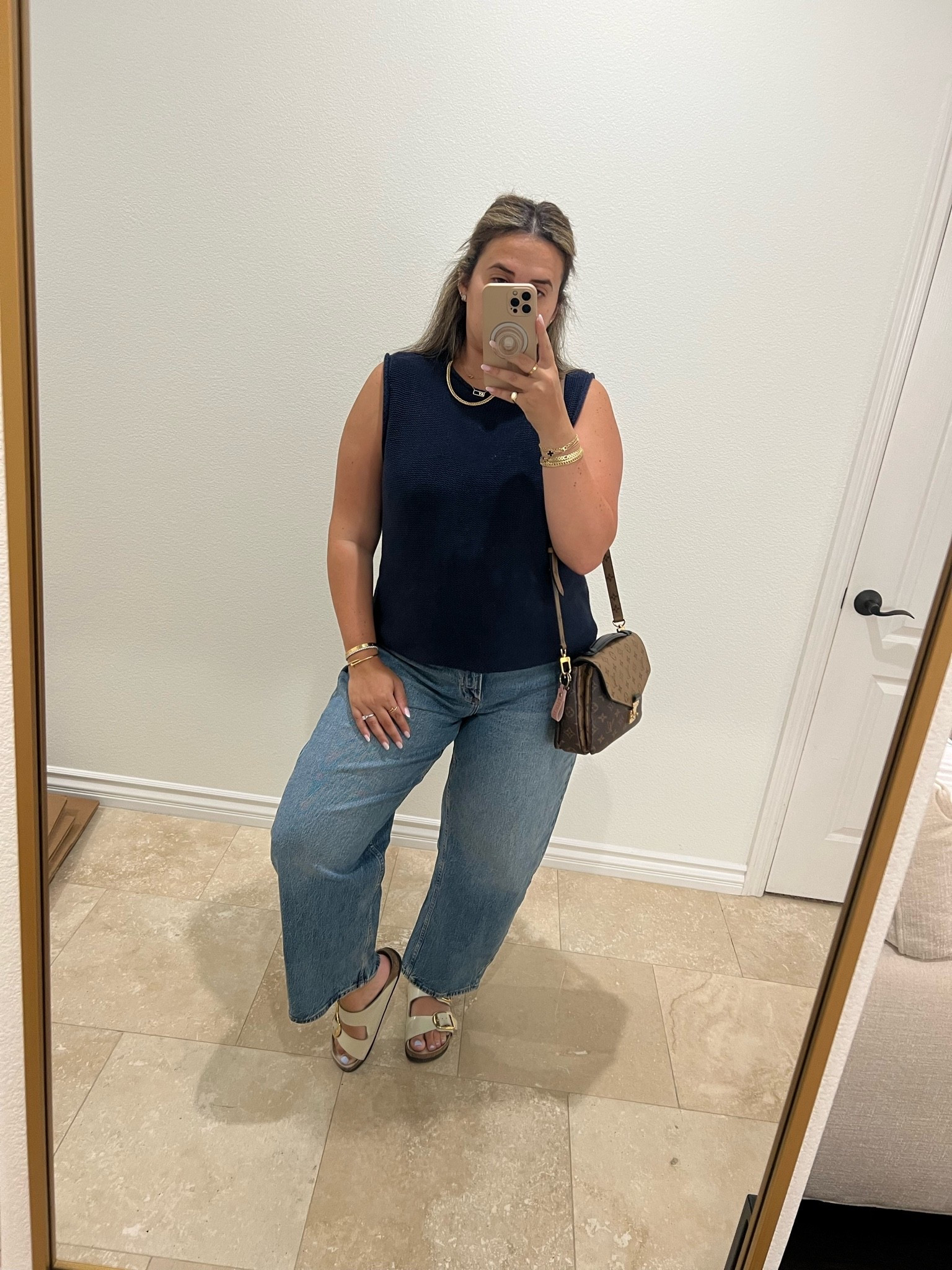Barrel jeans >>>

#LTKootd #LTKgrwm #LTKdayinmylife