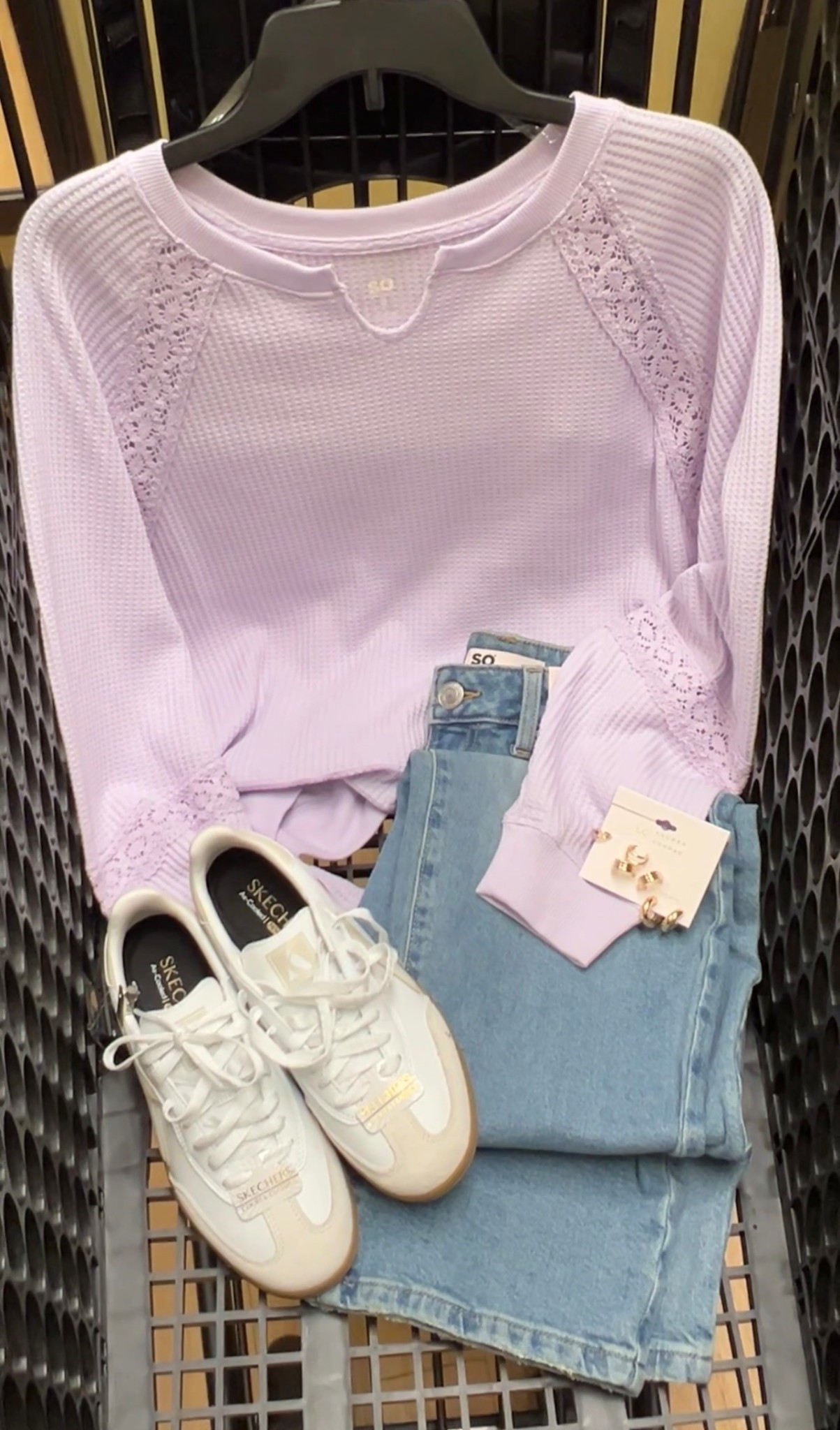 The prettiest casual top with crochet detail, comes in several colors. Tunic length if you’re petite or go up a size. #kohls 