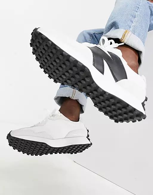 New Balance 327 sneakers in white with black detail | ASOS (Global)