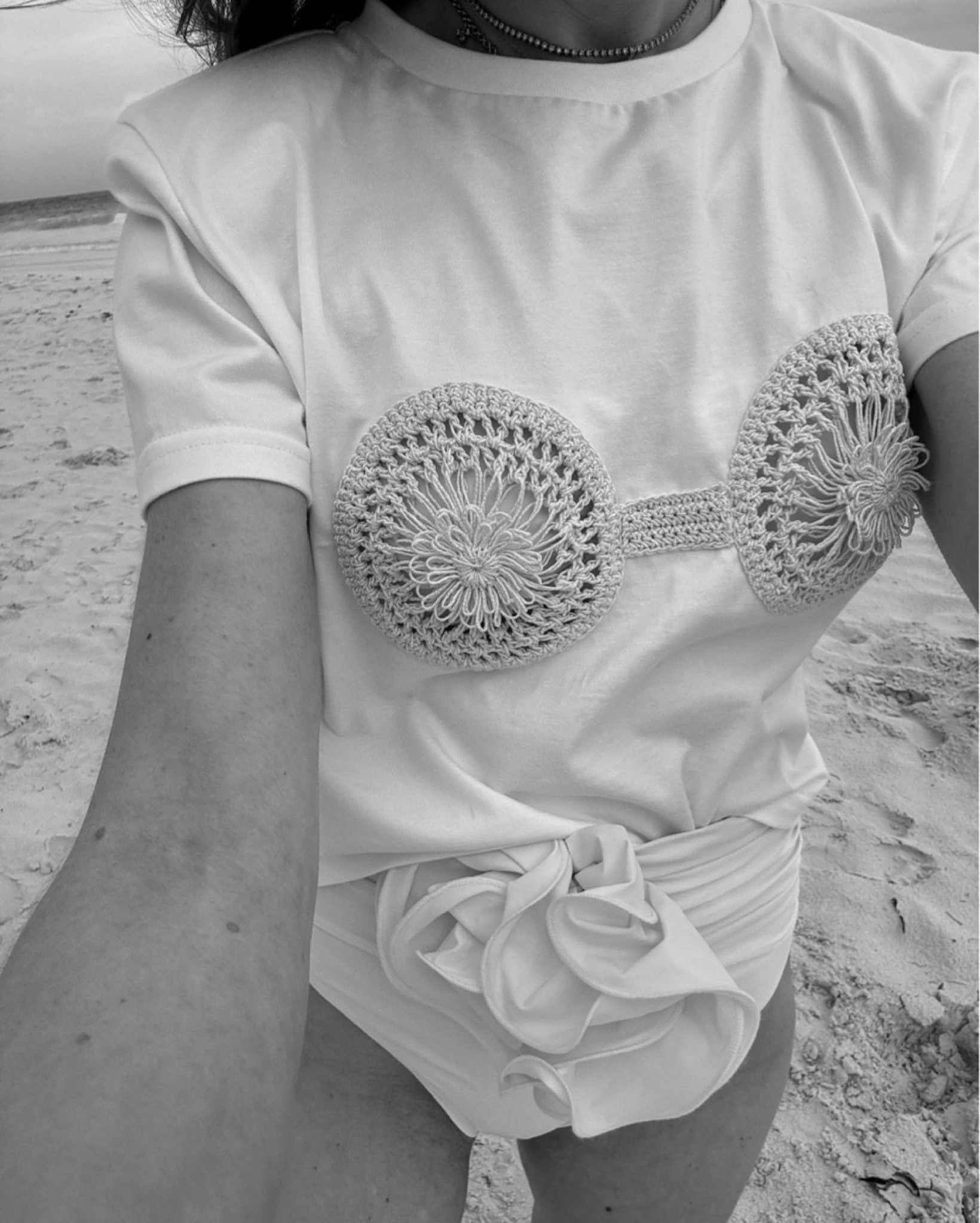 Capsule wardrobe swimsuit cover up option. Love this top on the beach too! 