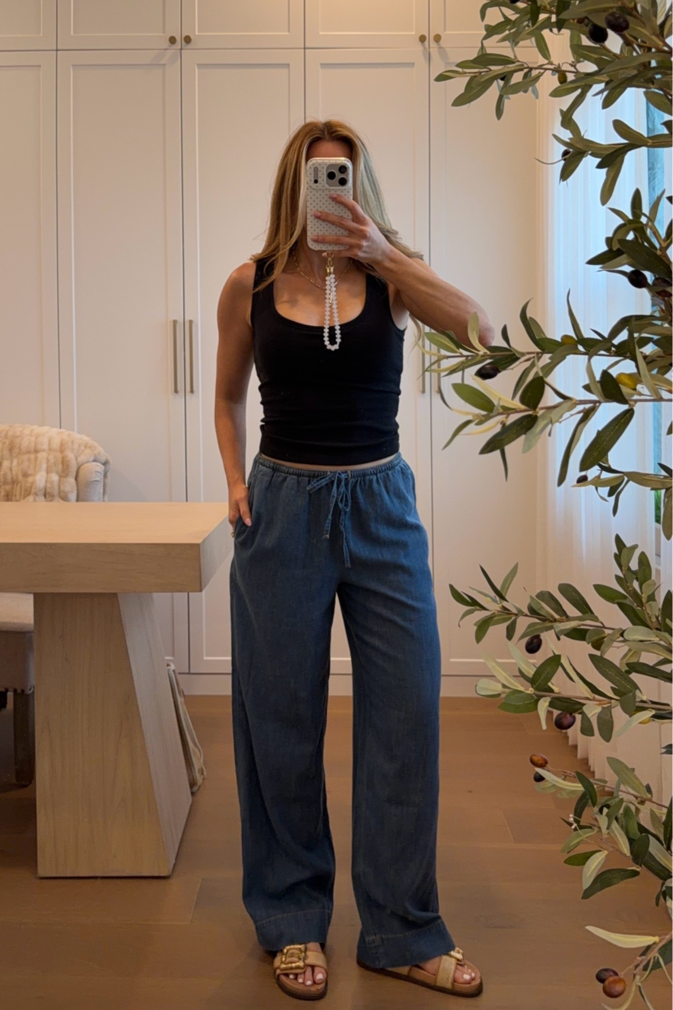 tank: xs // pants: xs regular (5’3)