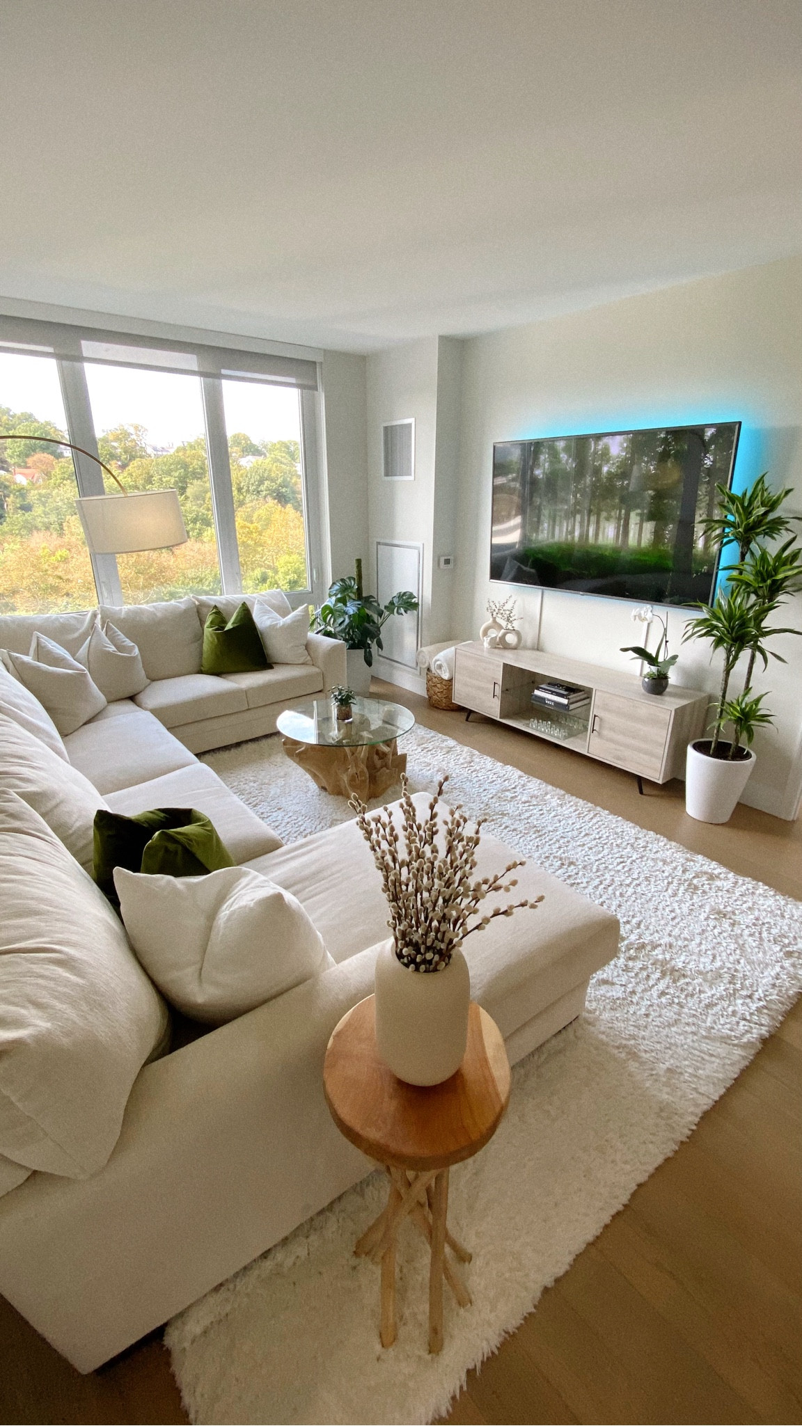 All the links to the living room in our apartment! ✨🏢 #homedecor

#LTKHoliday #LTKCyberWeek #LTKhome