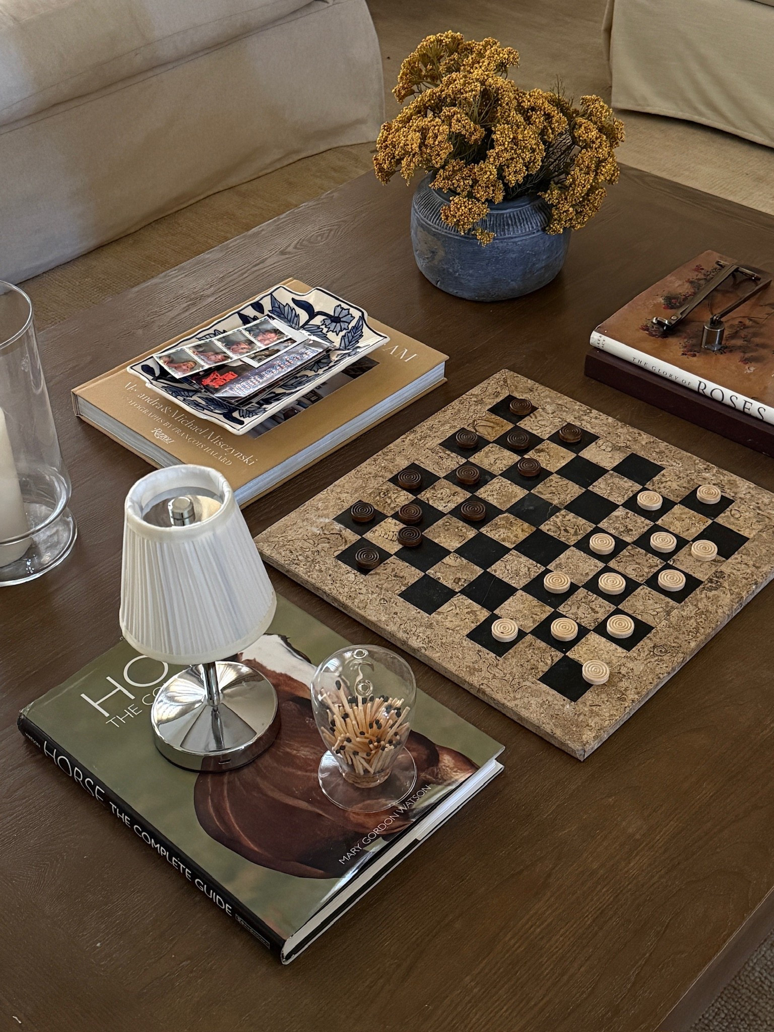 spring coffee table vibes ❤️  #coffeetable #amazonfinds #amazonhome 

#LTKSeasonal #LTKHome