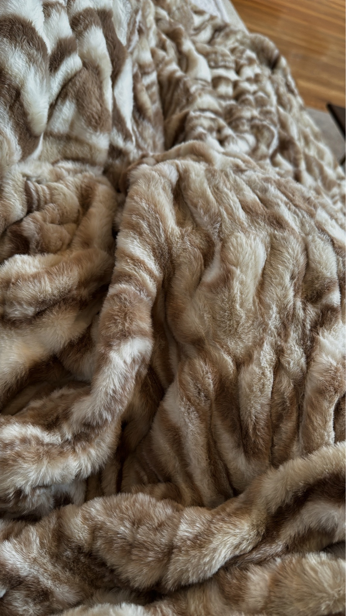 Lola blanket in cosmic sands

#LTKHoliday #LTKHome #LTKSeasonal