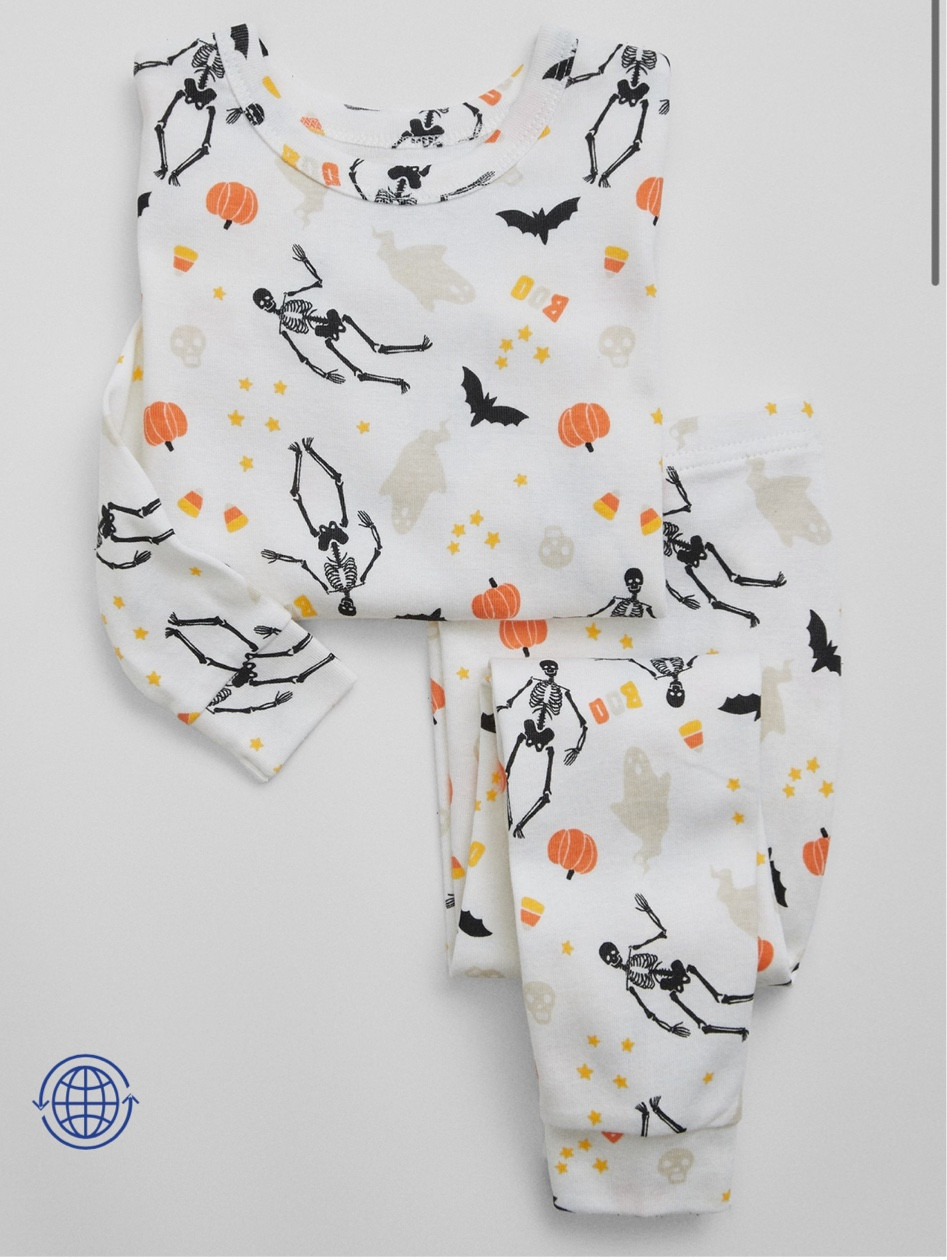 Spooky Season Pajamas 👻🎃💀

#LTKHalloween
#pajamas
#halloweenpajamas

#LTKSeasonal #LTKkids #LTKbaby