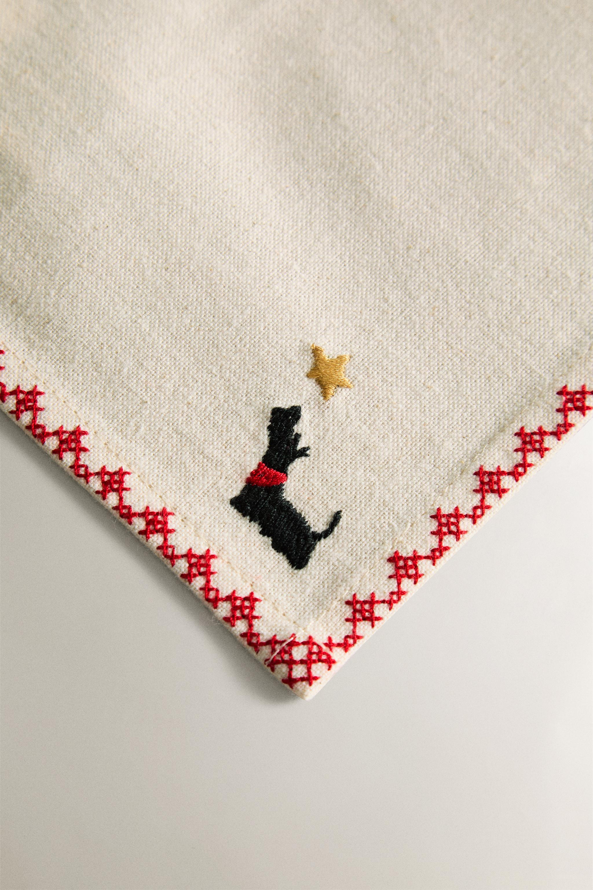 SET OF EMBROIDERED COTTON CHRISTMAS NAPKINS (SET OF 4) | Zara US