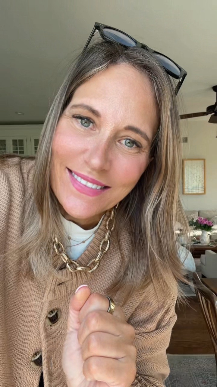 The best AFFORDABLE basics for your wardrobe.  

Comment TWINS and we will send our list of what we wear at least 3x a week from this brand. 



#LTKOver40 #LTKSeasonal