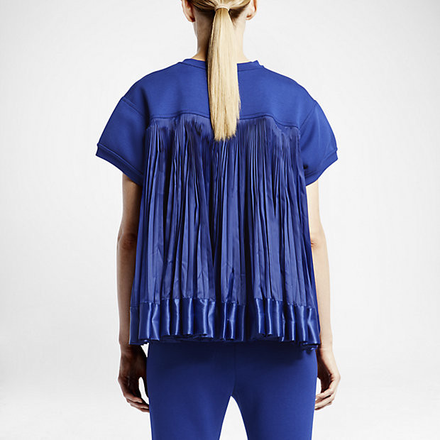 NikeLab x sacai Tech Fleece Short-Sleeve Crew | Nike US