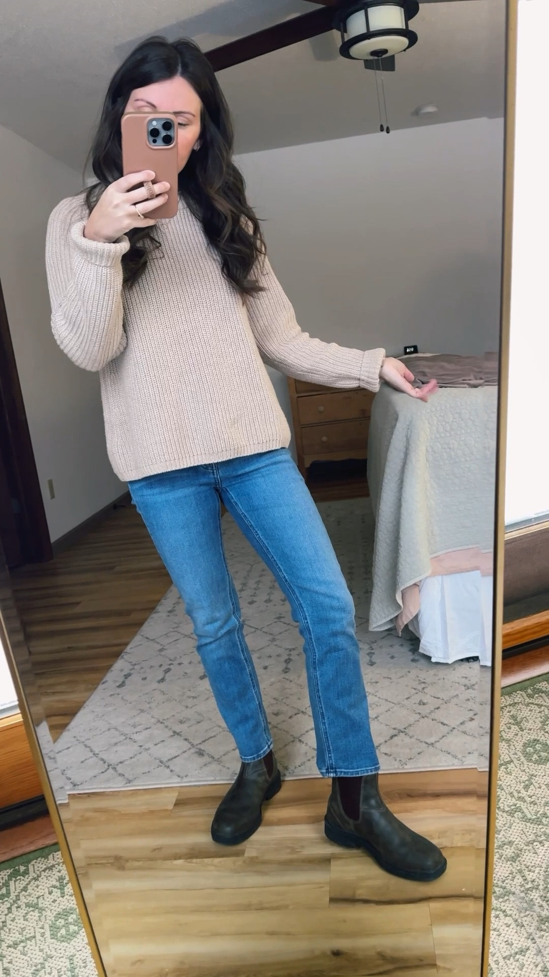 Wearing small in my tee, small in my cotton sweater and 24 in the 26” inseam in my jeans—they’re a cross between a straight and skinny and really comfy.

My blundstone boots are size 6 and they’re also linked a more affordable lookalike 



#LTKFindsUnder100 #LTKgrwm #LTKSeasonal