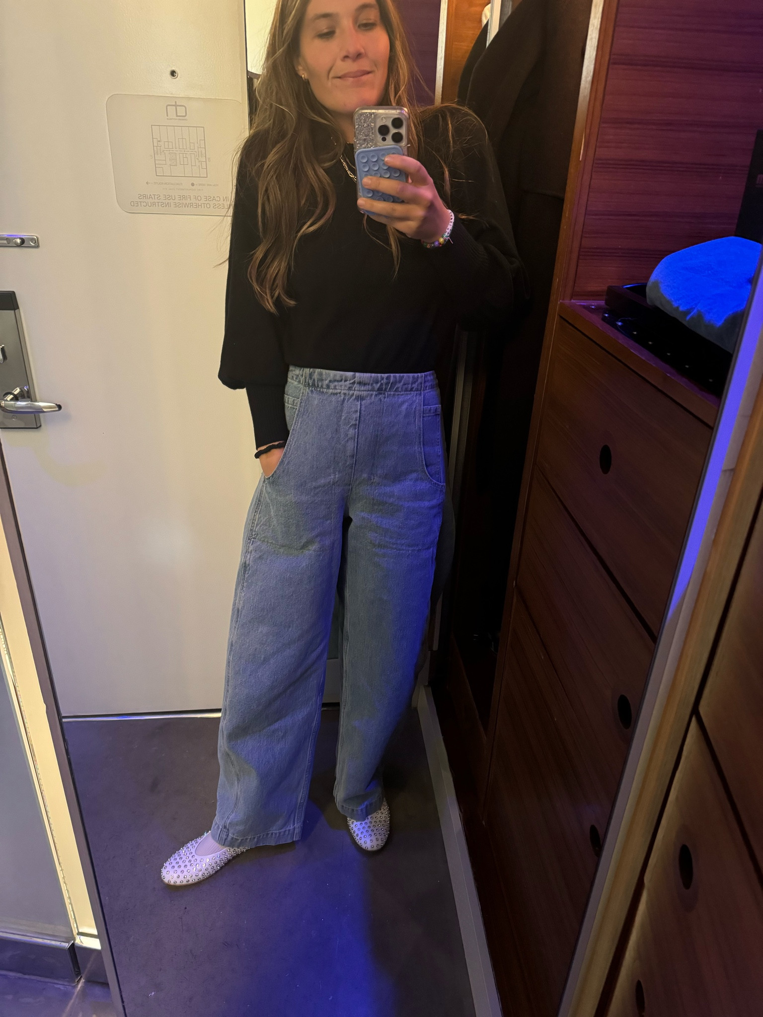 nyc outfits! 11/12-11/15

Size down in the rachel comey jeans! I am normally a 6 and wearing a 4 and they're even a little loose!
