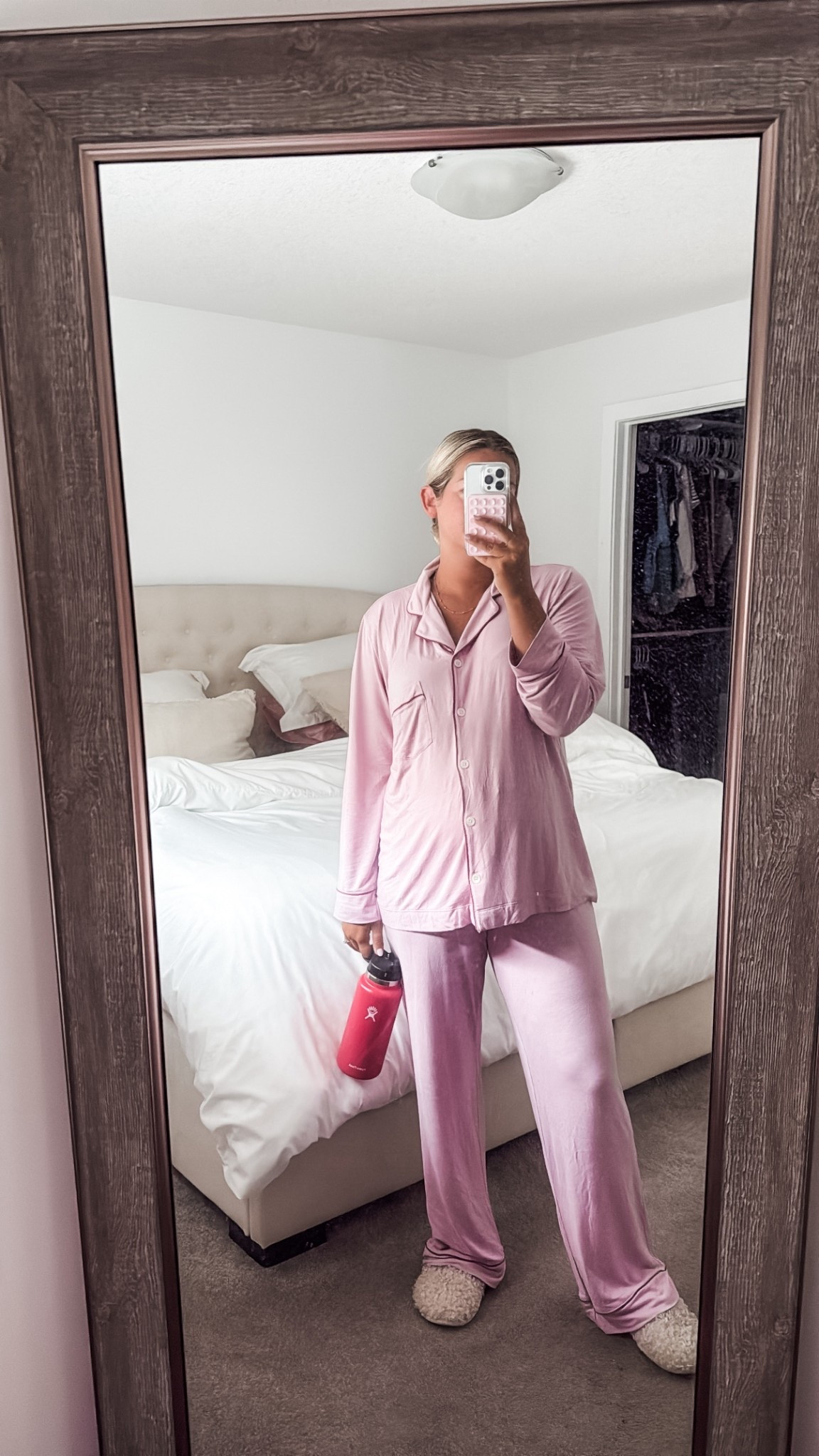 Never been a pajama girly … until now. I LIVE in any bamboo pajamas I can get my hands on. Obsessed is an understatement - CHEFS KISS!
#bamboopajamasset #banboopjs

#LTKBeauty #LTKBump #LTKStyleTip