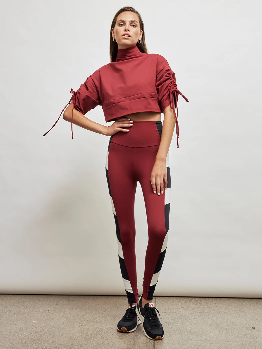 Single Arrow Legging - Granada / Black / Chantilly | Carbon38