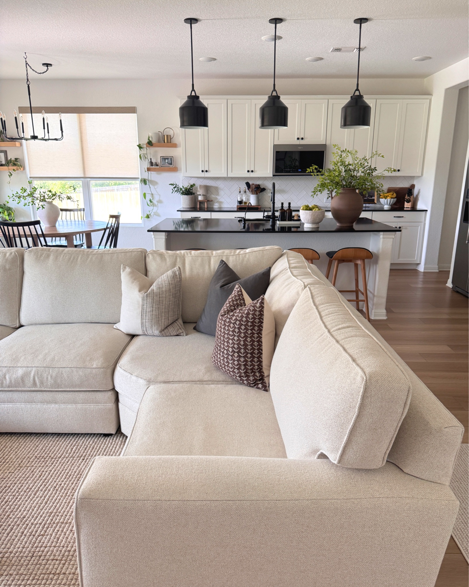 Recent Snapshots in my Home 📷

Home Decor Inspo, Pottery Barn Pearce Sectional, Throw Pillows, Gallery Frames, Entryway Inspo, Neutral Sectional, arch mirror,  vegan leather chair, swivel chair, ottoman, storage ottoman 

#LTKHome #LTKBeauty #LTKFindsUnder100