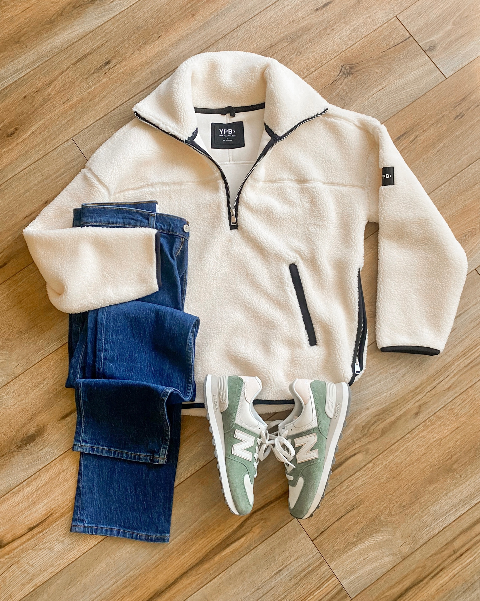 Cozy sweatshirt. Sherpa sweatshirt: casual fall outfit. Dark jeans. New balance sneakers. 

#LTKshoecrush #LTKSale #LTKSeasonal