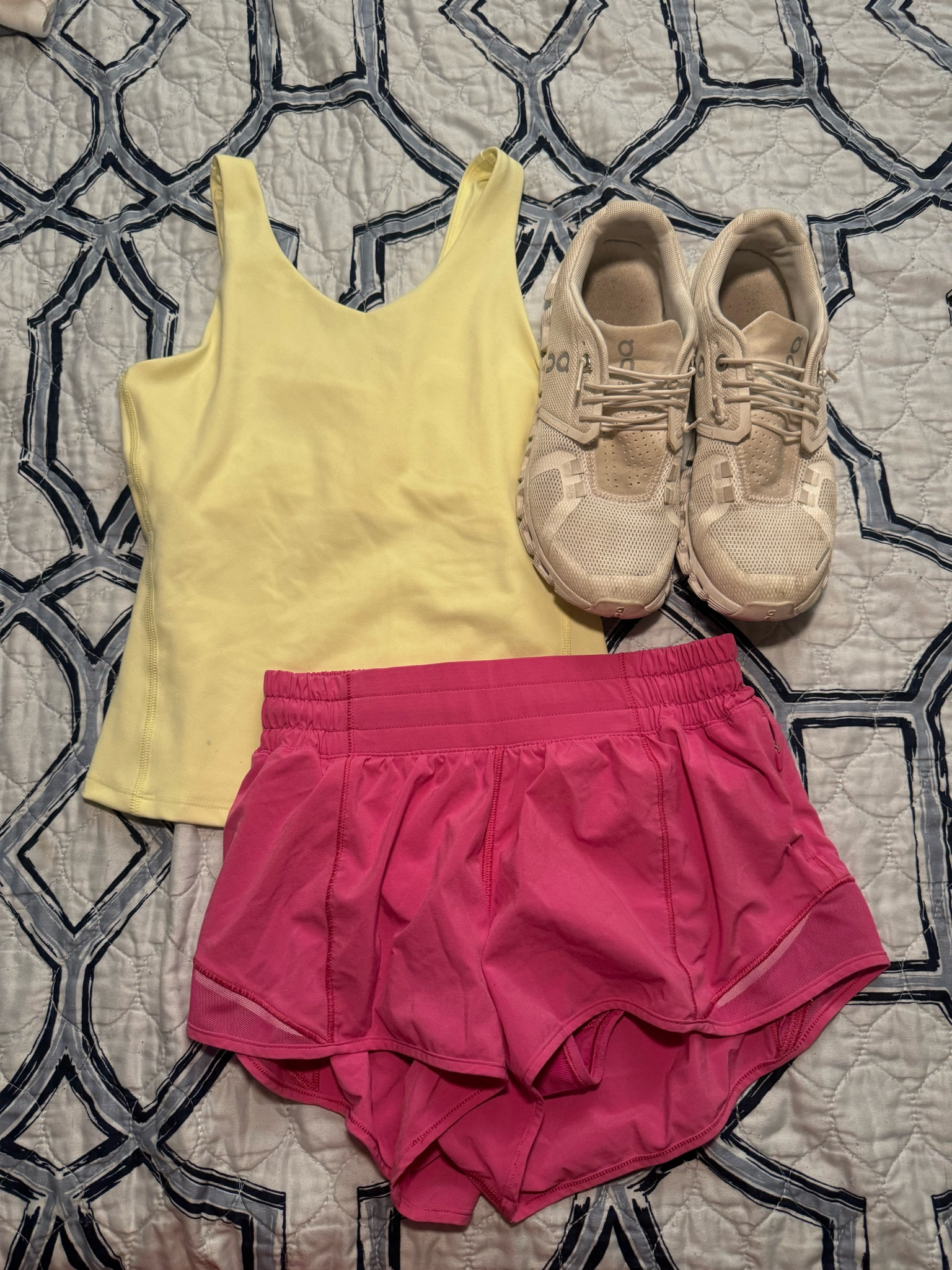 Frio fit 🏞️🤠

#LTKActive #LTKShoeCrush #LTKStyleTip