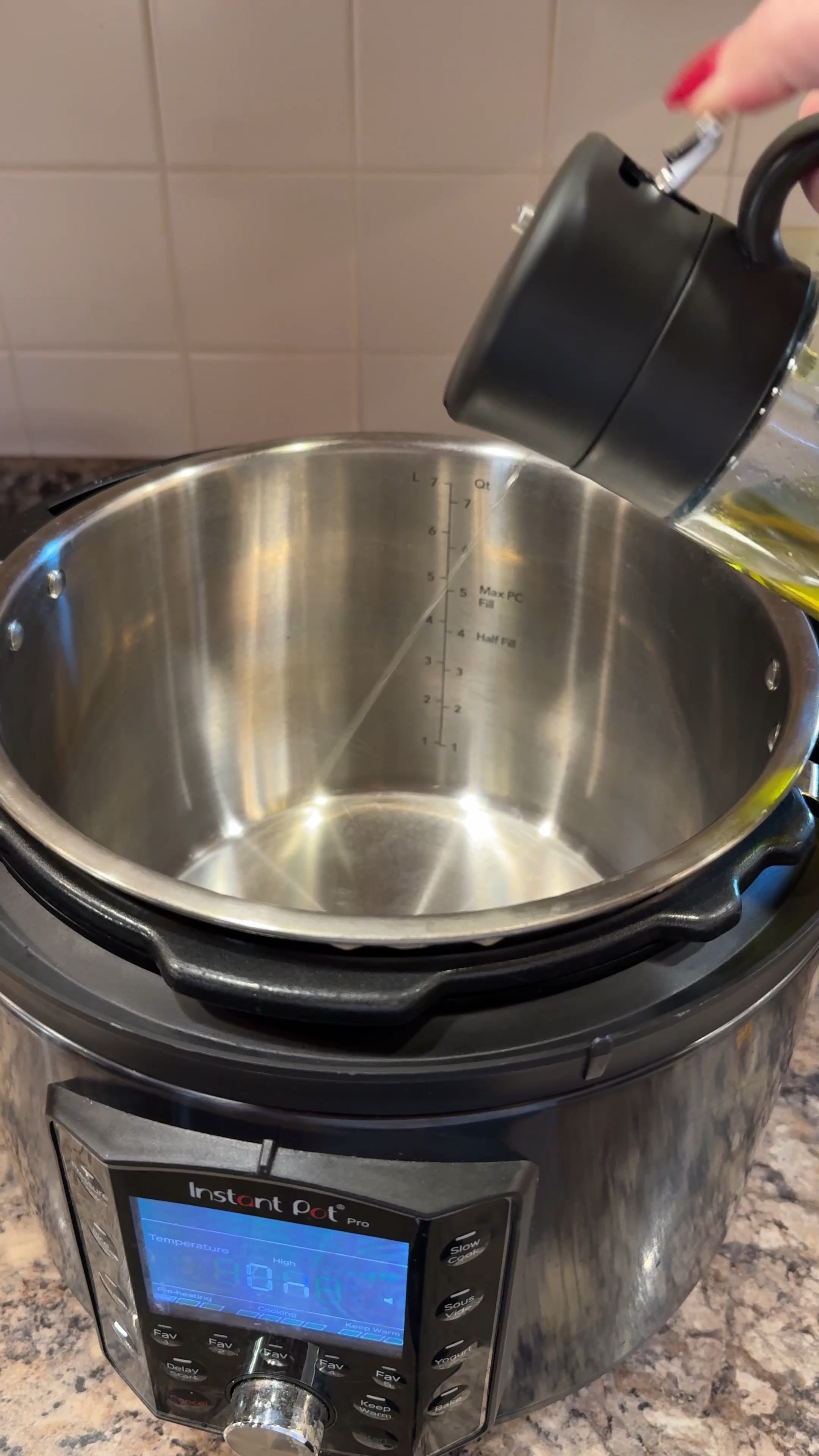 My new kitchen BFF under $10!

Fashionably late mom
Amazon finds
Olive oil dispenser 