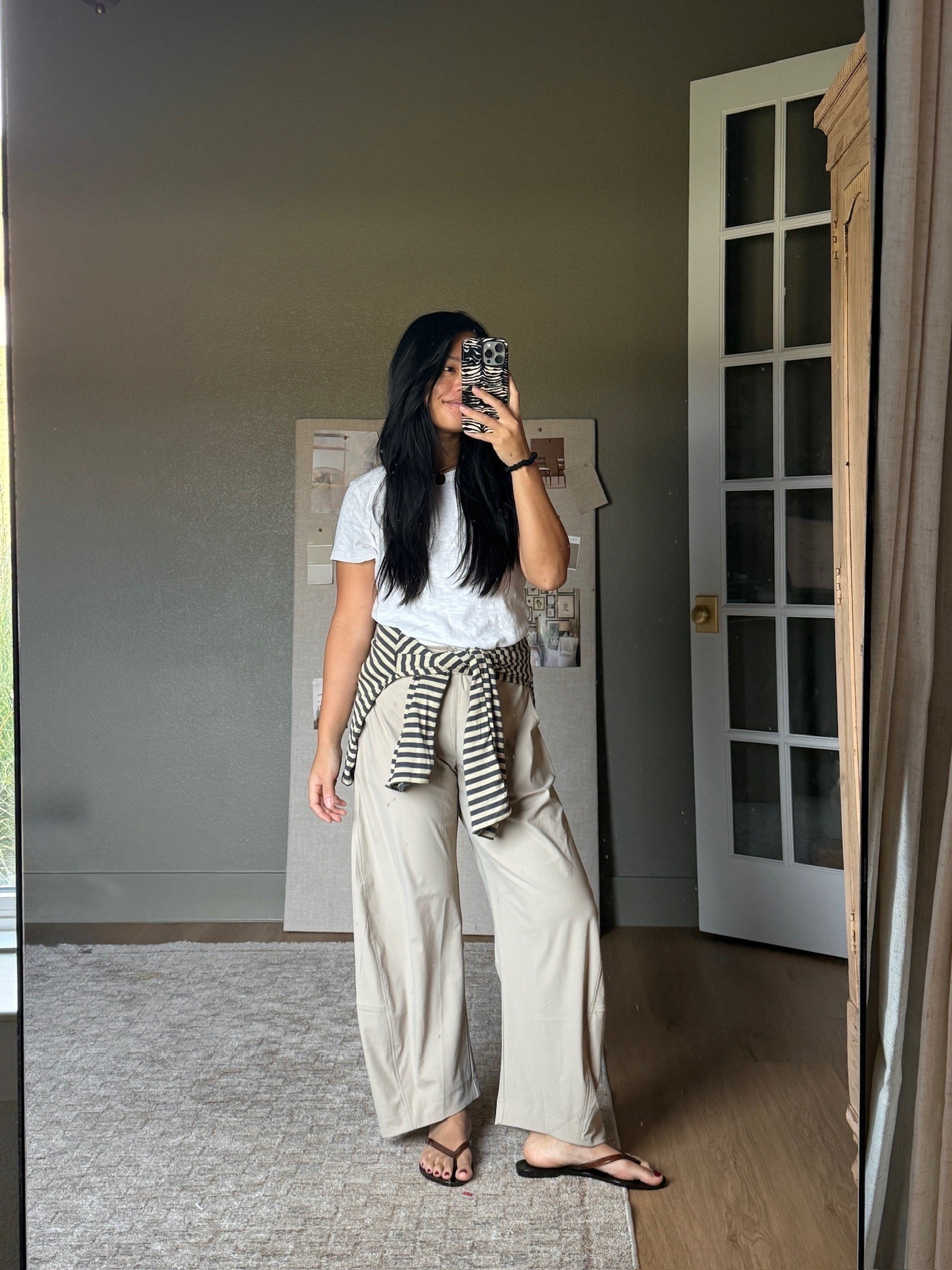 Ootd ft. my new favorite Amazon pants! 


amazon fashion, fall fashion, fashion trends 2026, casual ootd, amazon pants

#LTKmomlife #LTKootd