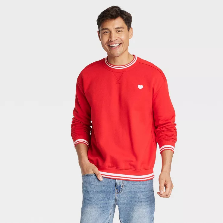 Men's Relaxed Fit Crew Neck Pullover Sweatshirt - Goodfellow & Co™ | Target