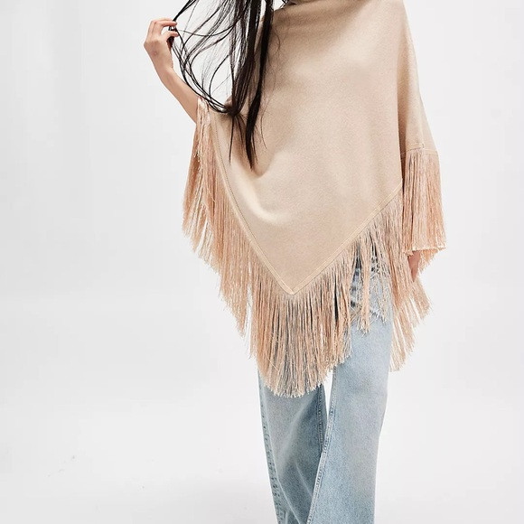 New Understated Leather x Free People River Walk Beige M/L Fringe Poncho Sweater | Poshmark