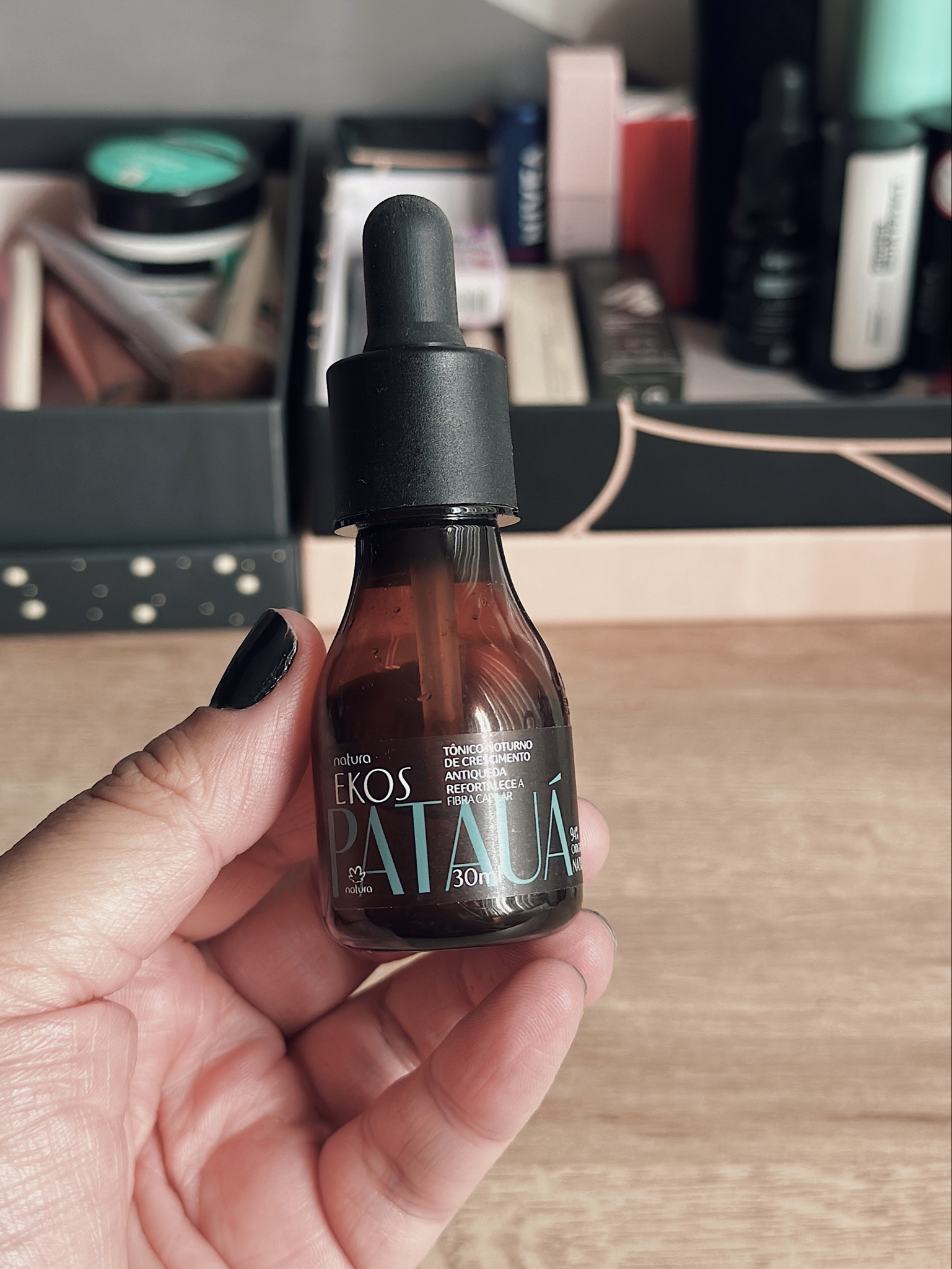 Tônico Capilar de uso norturno - Patauá de Natura Ekos. Auxiliou MUITO o crescimento do meu cabelo! Com um frasco de uso, vi mudança significativa em alguns locais onde estava mais ralo. Além do cheiro delicioso e fácil aplicação 🖤 #LTKBrazil #TeoriaNaPraticaLYK #LTKhaircare 