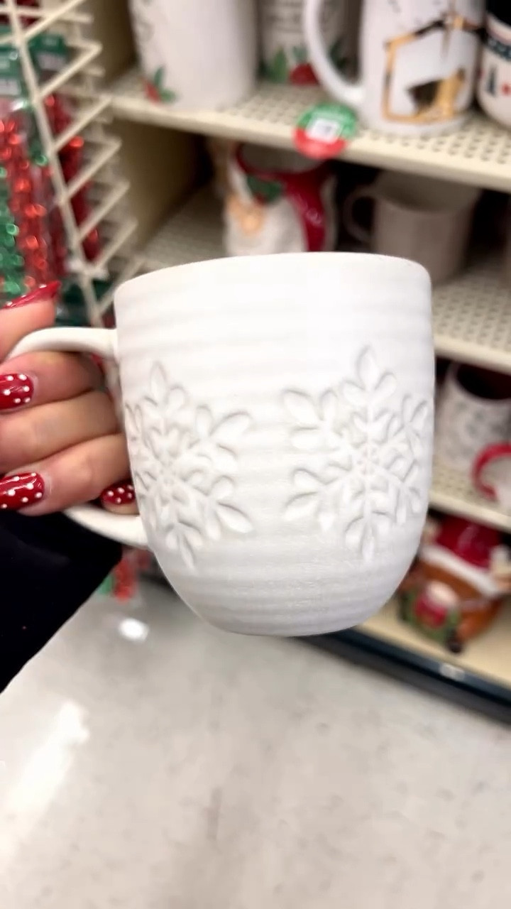 Corre tu @hobbylobby mas cercanos y encuentra tu taza navideña favorita 

#hobbylobby #tazasnavideñas #christmasmugs #christmasmugsmakemehappy #christmas
