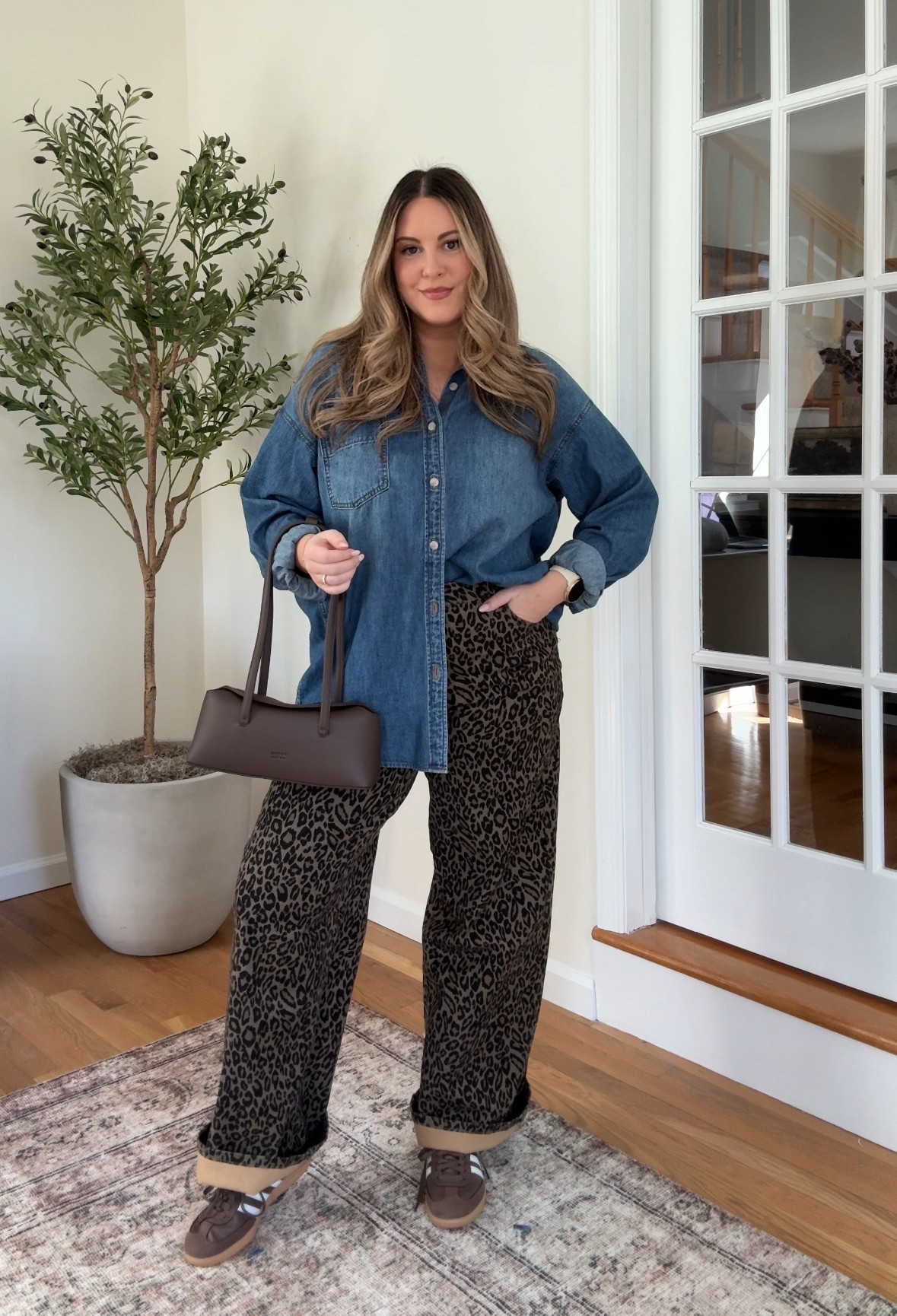 10 easy ways to wear leopard print without overdoing it 〰️ leopard print outfit, casual outfit, casual spring outfit, spring outfits, spring outfit idea, denim shirt outfit 

 #LTKSeasonal #LTKFindsUnder100 #LTKStyleTip