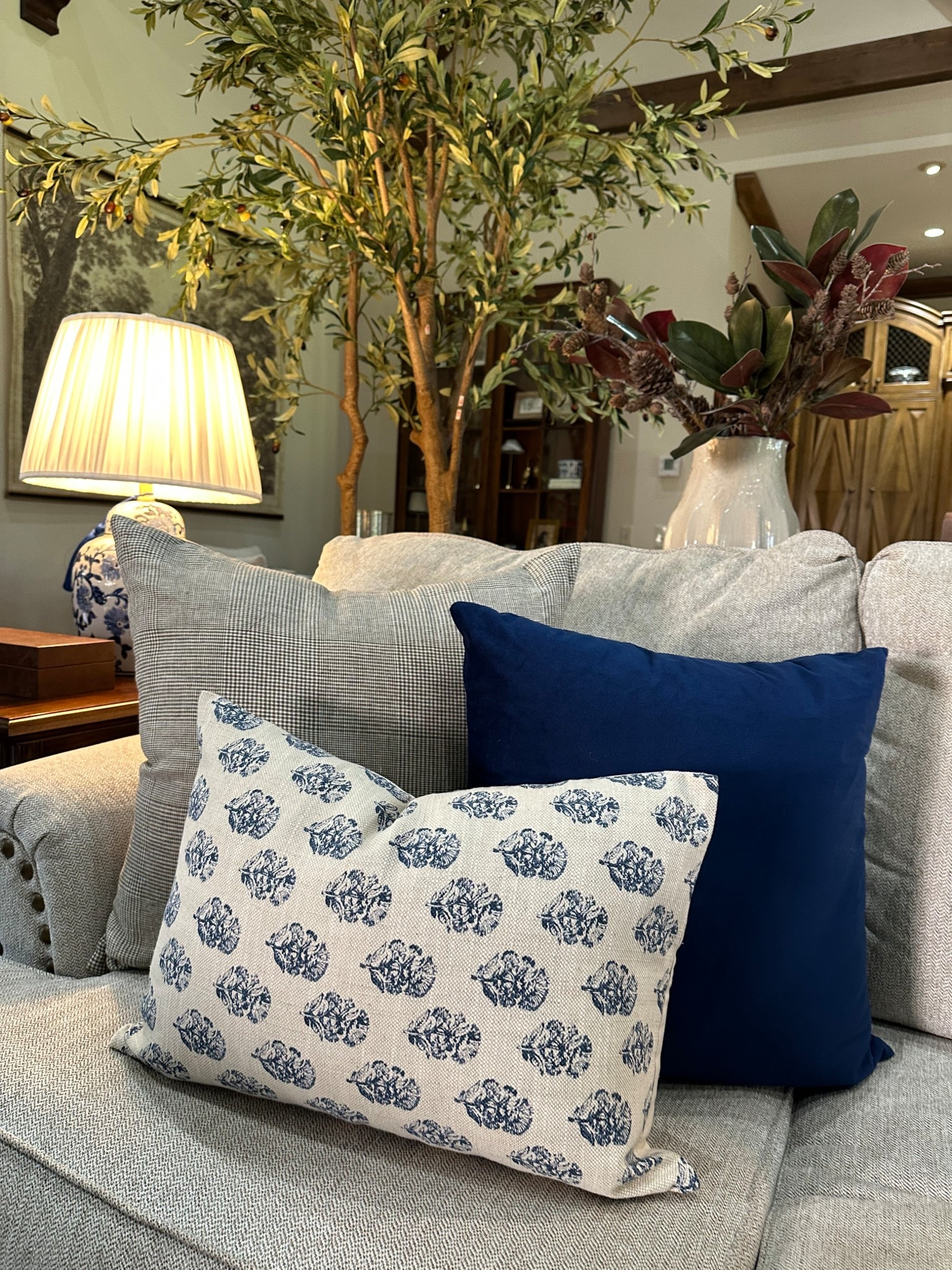 I always try to stay true to the soft neutrals in my heritage-style home… but navy has a way of calling me back every time. This beautiful lumbar pillow was too perfect to pass up—just the right touch of depth and contrast while still feeling classic and timeless.

So for spring, a hint of blue it is. 💙

#LTKHome #LTKstorytime