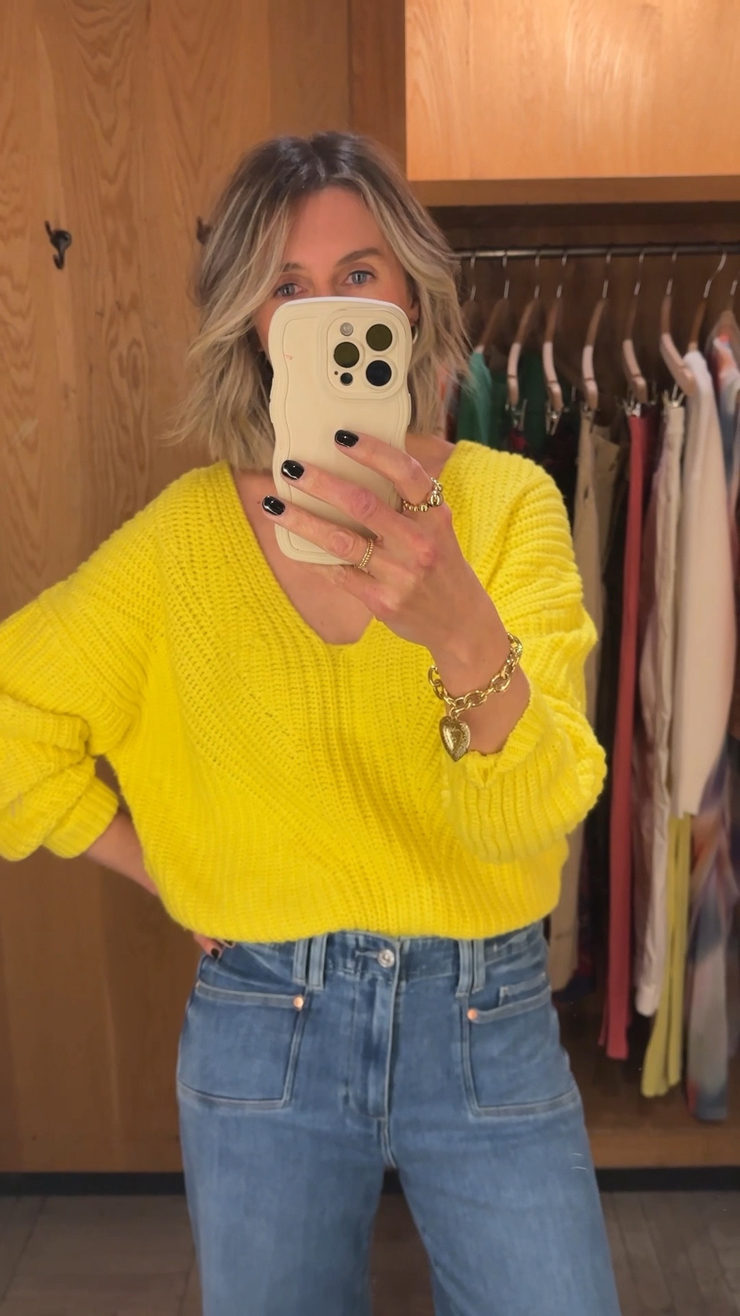 color me in sunshine!

wearing the large sweater for a looser, more effortless fit. available in 6 colors. go check out the blue 👌 




#stylevlog #relatable #effortlessstyle #affordablefashion #instastyle #anthrostyle #newatanthro #effortlessstyle #anthrofit #winterfit 


Style Over 40 | Effortless Style | Easy Style Inspo | Fashion Over 40 | Style | Outfit Inspo | What I’m Wearing | 2024 Fashion For Over 40 | Fashion Influencer Women Over 40 | Anthro Sweater 