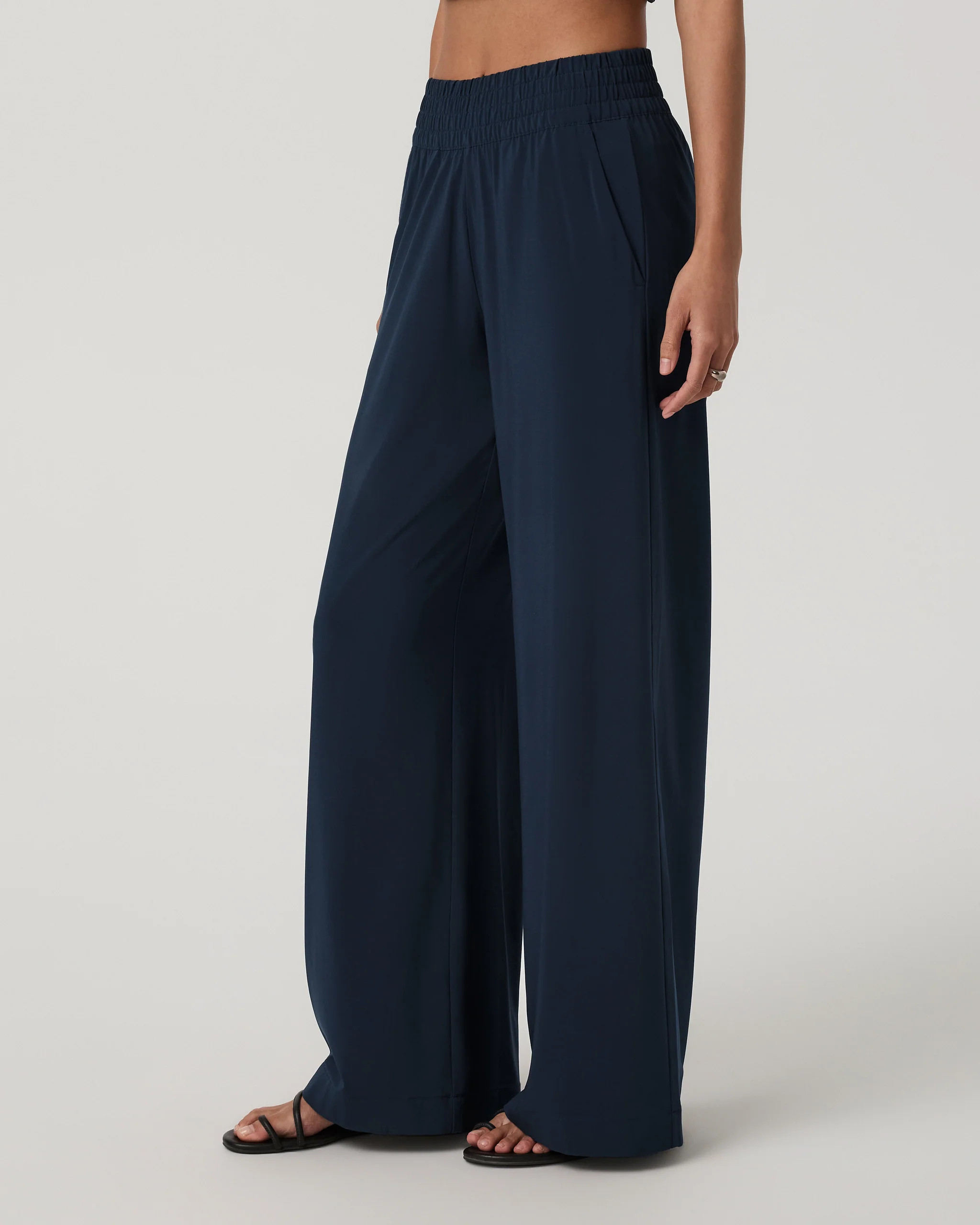 Villa Wideleg Pant - Short – Women's Ink Lightweight Pants – Vuori | Vuori Clothing (US & Canada)