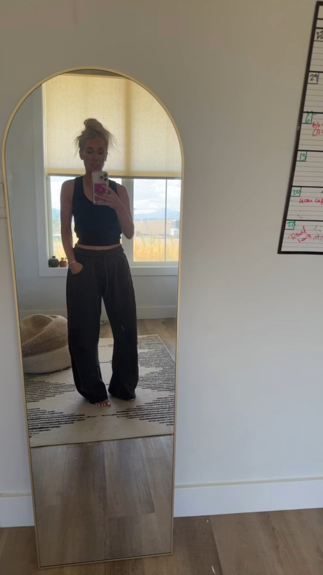 The most comfortable barrel sweats. I am 5’2” 107 lbs in an xs

#LTKStyleTip #LTKOver40 #LTKPetite