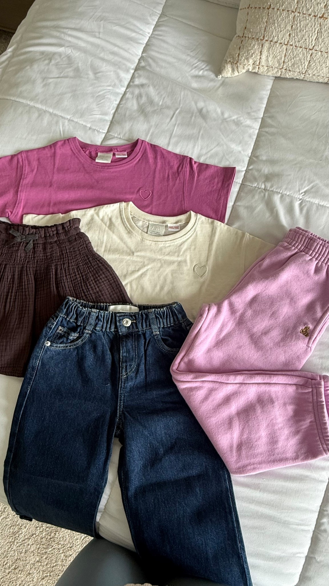 Baby girl fall haul - mostly from Zara! 
Pink tee - 0/1716/512/620/48
White tee - 0/1716/512/712/48
Brown skirt - 0/6603/445/686/48
Bow detail jeans - 0/7513/617/407/48
