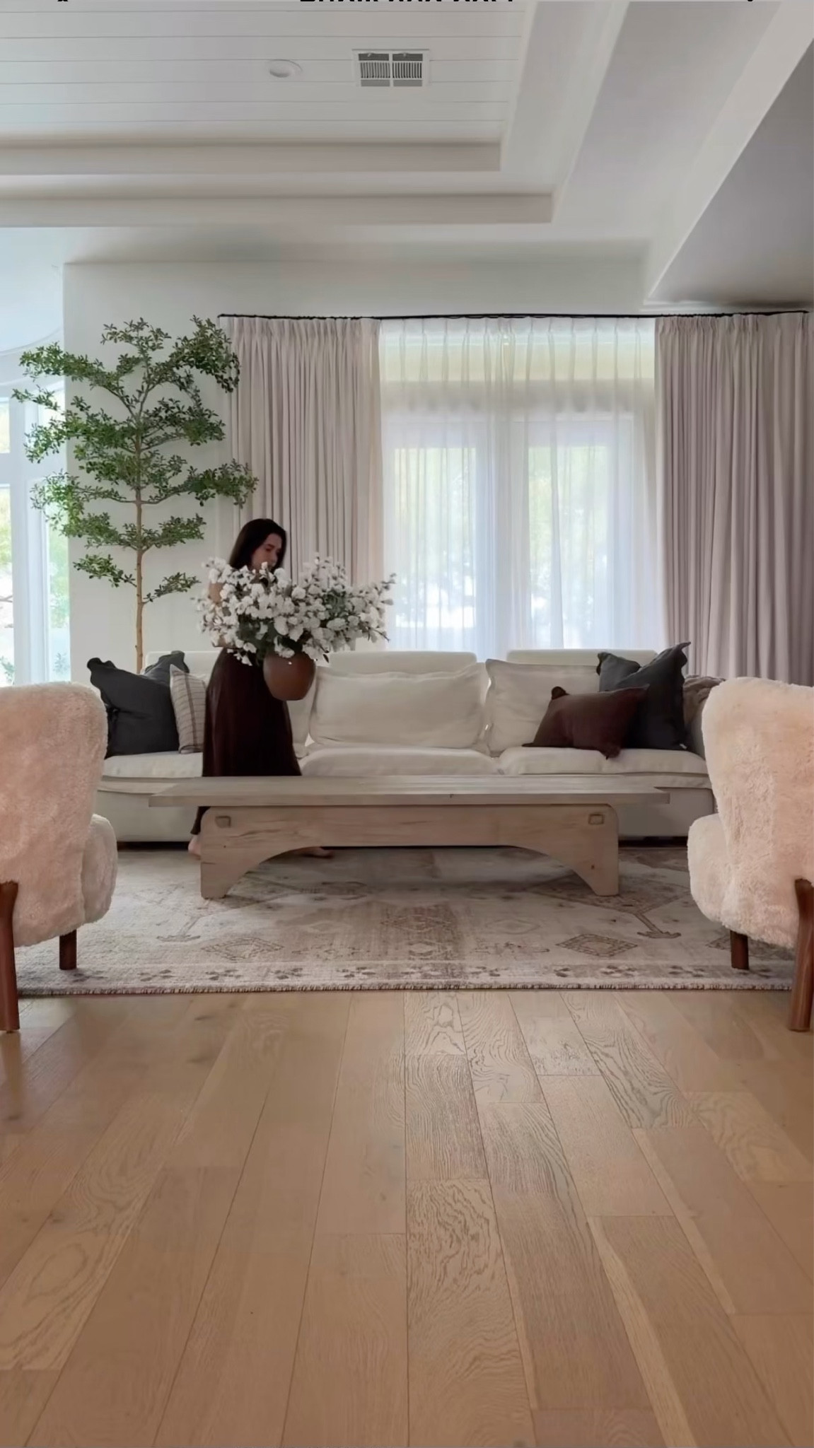 Living room 

#LTKMothersDay #LTKdayinmylife #LTKHome