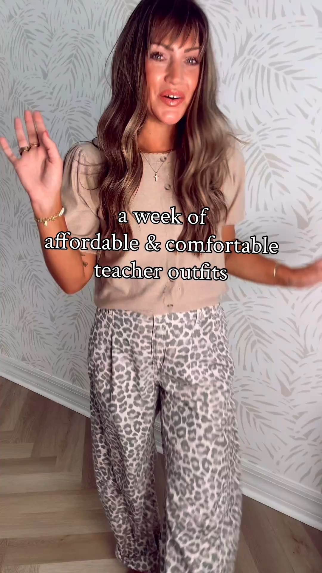 A week of teacher outfit inspiration!!! 


Business casual workwear
What to wear
Back to school 
Fall outfit 
Fall transition 
Early fall 
Teacher inspo 
Teacher style