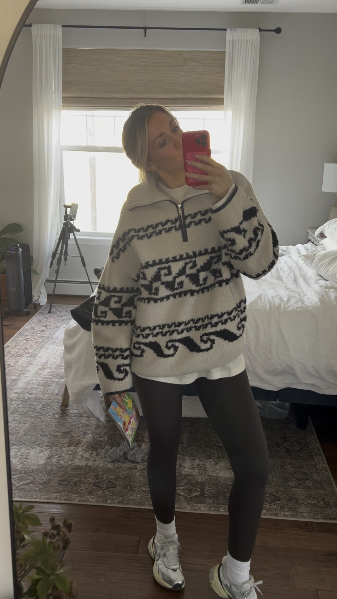 My go-to look | leggings are Adanola in the color coffee bean.

I have a size 40 in the Isabel Marant Sweater because I wanted it oversized. I also did a large in the skims long sleeve for an oversized fit. 