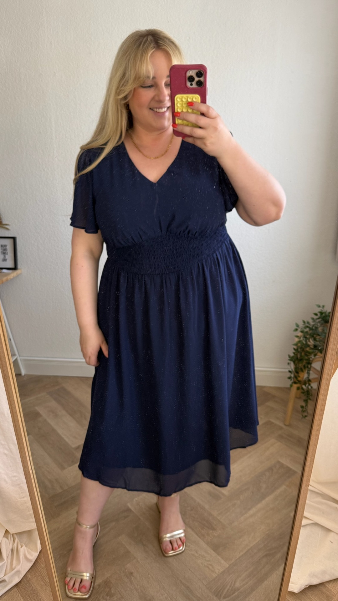 Die Power eines gut sitzenden Kleides 💙

#amazon #amazonfashion #plussizefashion #curvy

#LTKkleider #LTKdeutschland #LTKplussize