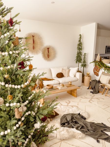 Living room Christmas decor🎄

#LTKHoliday #LTKSeasonal #LTKhome