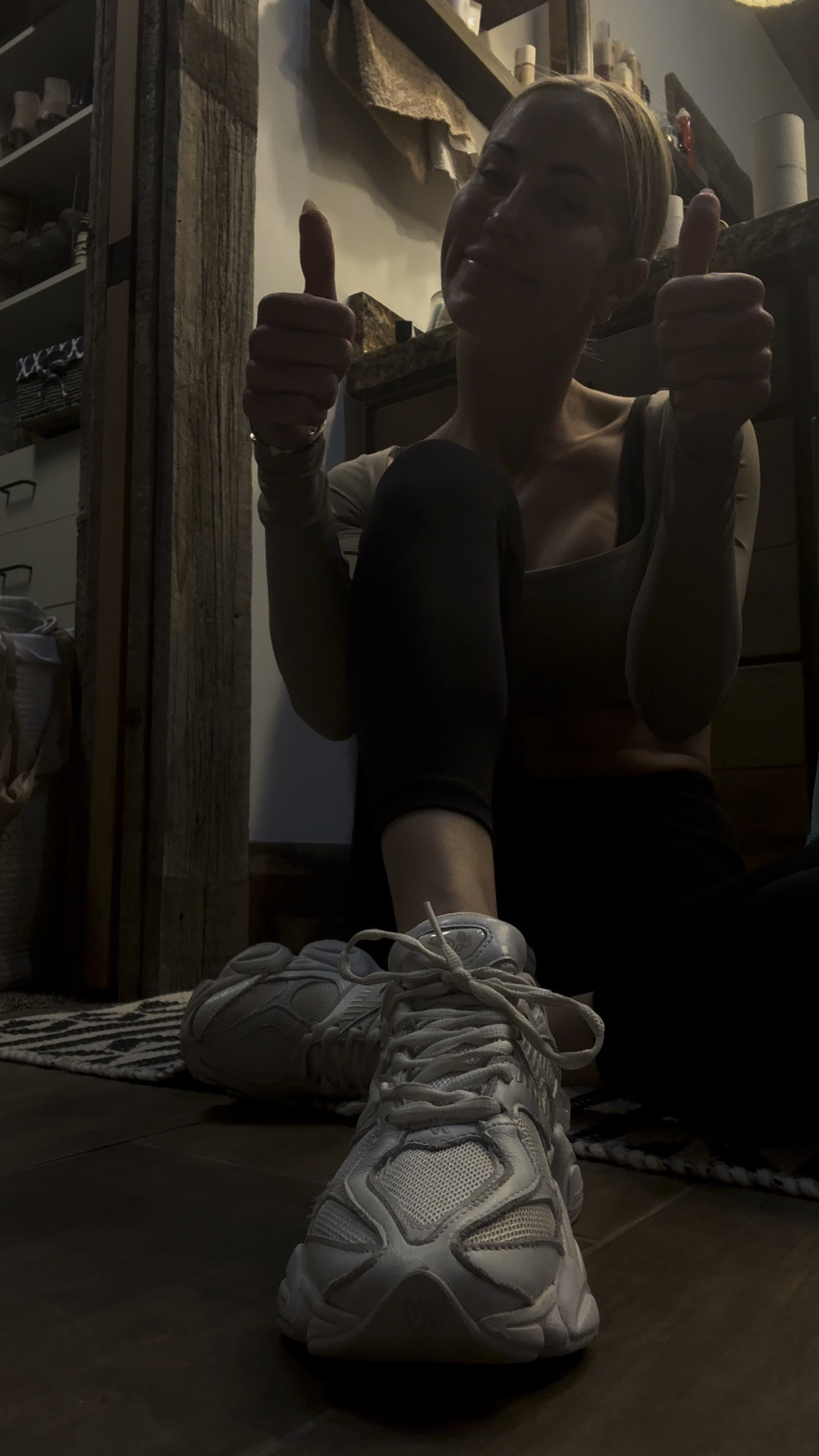 The perfect juicy 👻-ty lift shoe! #gymgirlie #newbalance #smallfeet #liftingshoe