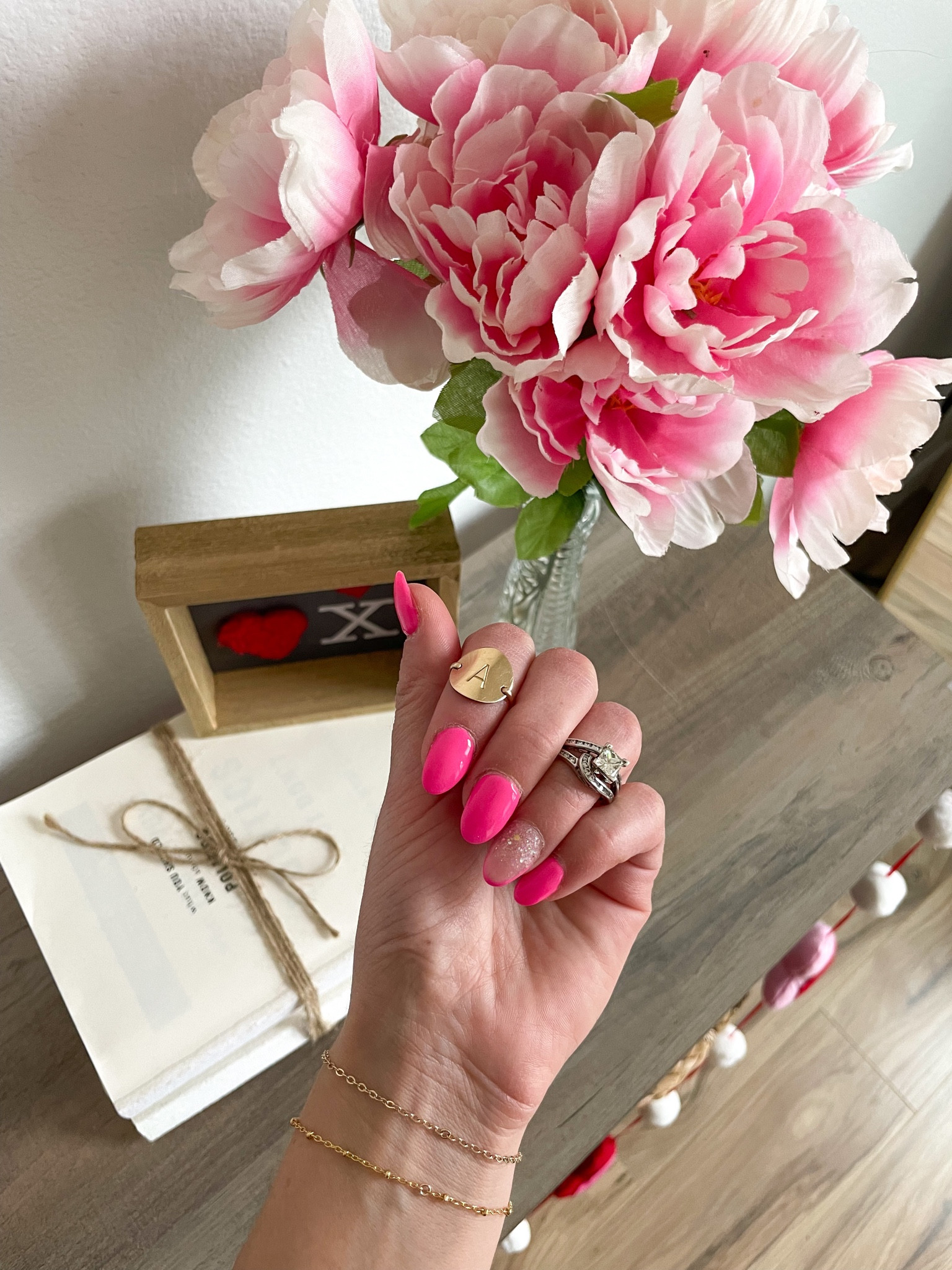 Valentine’s Day nail inspo 

#LTKSeasonal #LTKfindsunder50