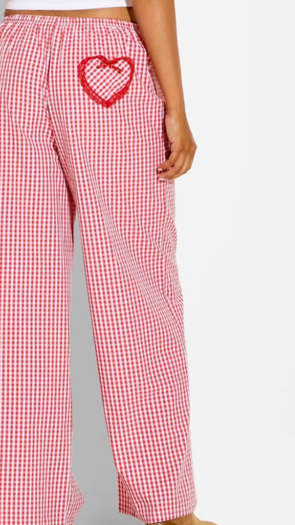 Checked In ❤️
… obsessed with these cute gingham lounge pants with the heart pocket!


#LTKGiftGuide #LTKSeasonal #LTKFindsUnder50