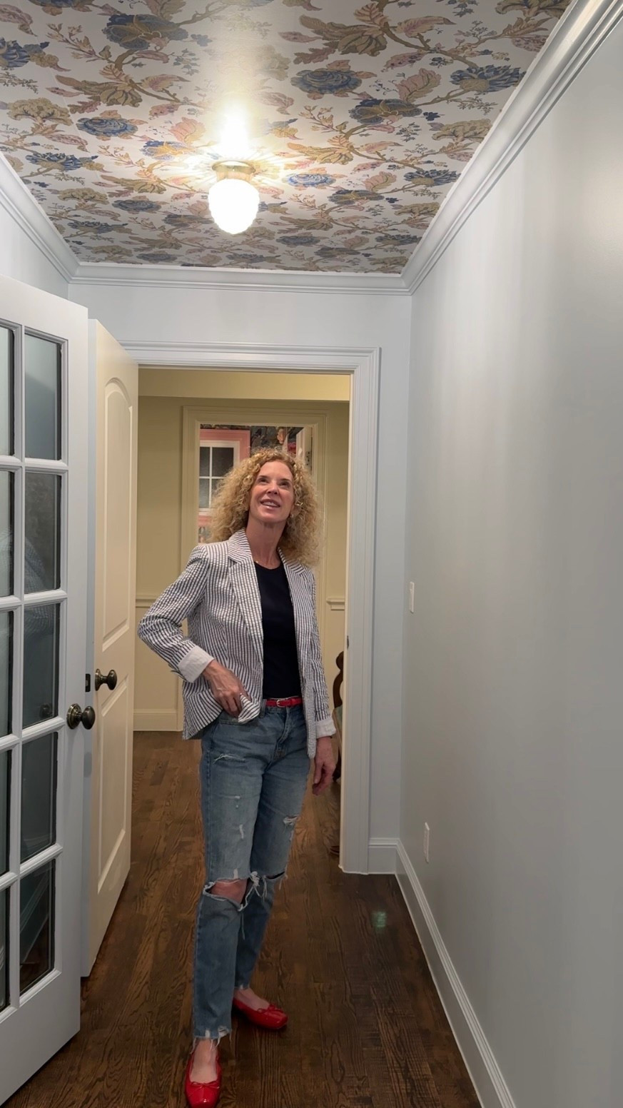It’s a wallpaper moment 🤍

Taking it all the way to the ceiling completely transformed this space—layered, unexpected, and so much more intentional.

Sharing the pieces that help create this look and feel 🤍

#ltkhome #wallpaperdecor #collectedhome #timelessdesign