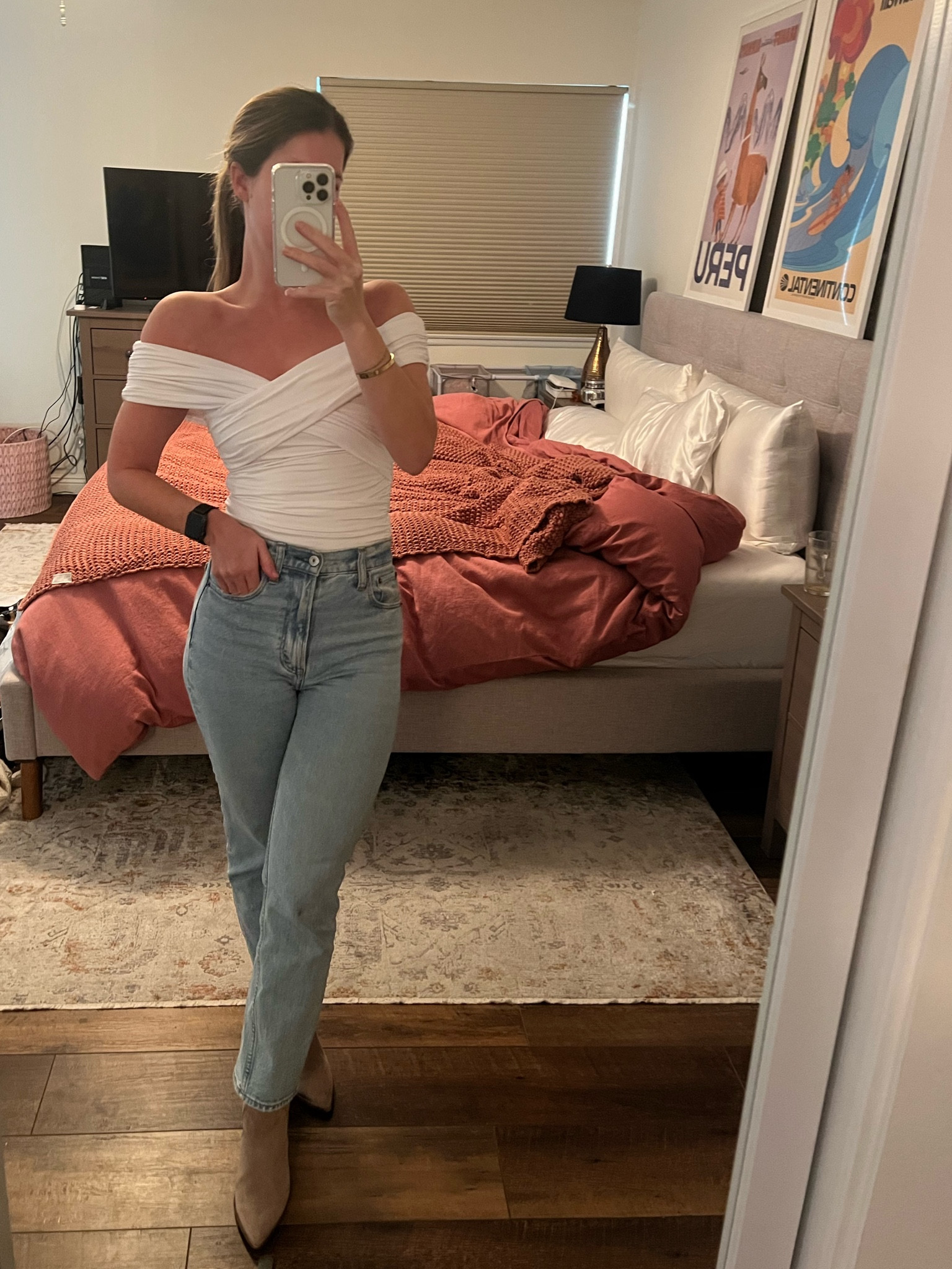 Xxs top 24R jeans 

#LTKFindsUnder100 #LTKStyleTip