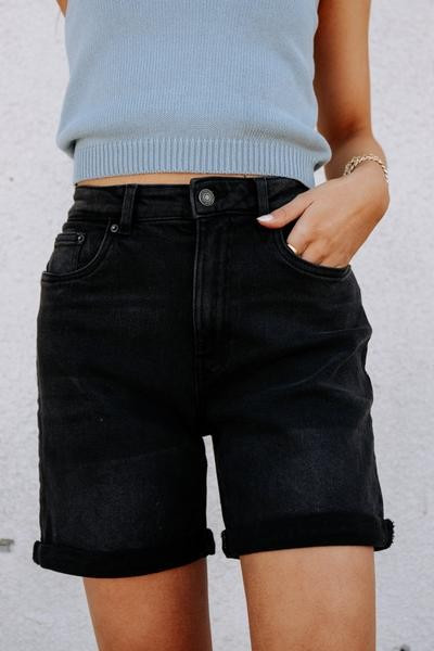 Vero Moda Rolled Leg Shorts in Black | Böhme US