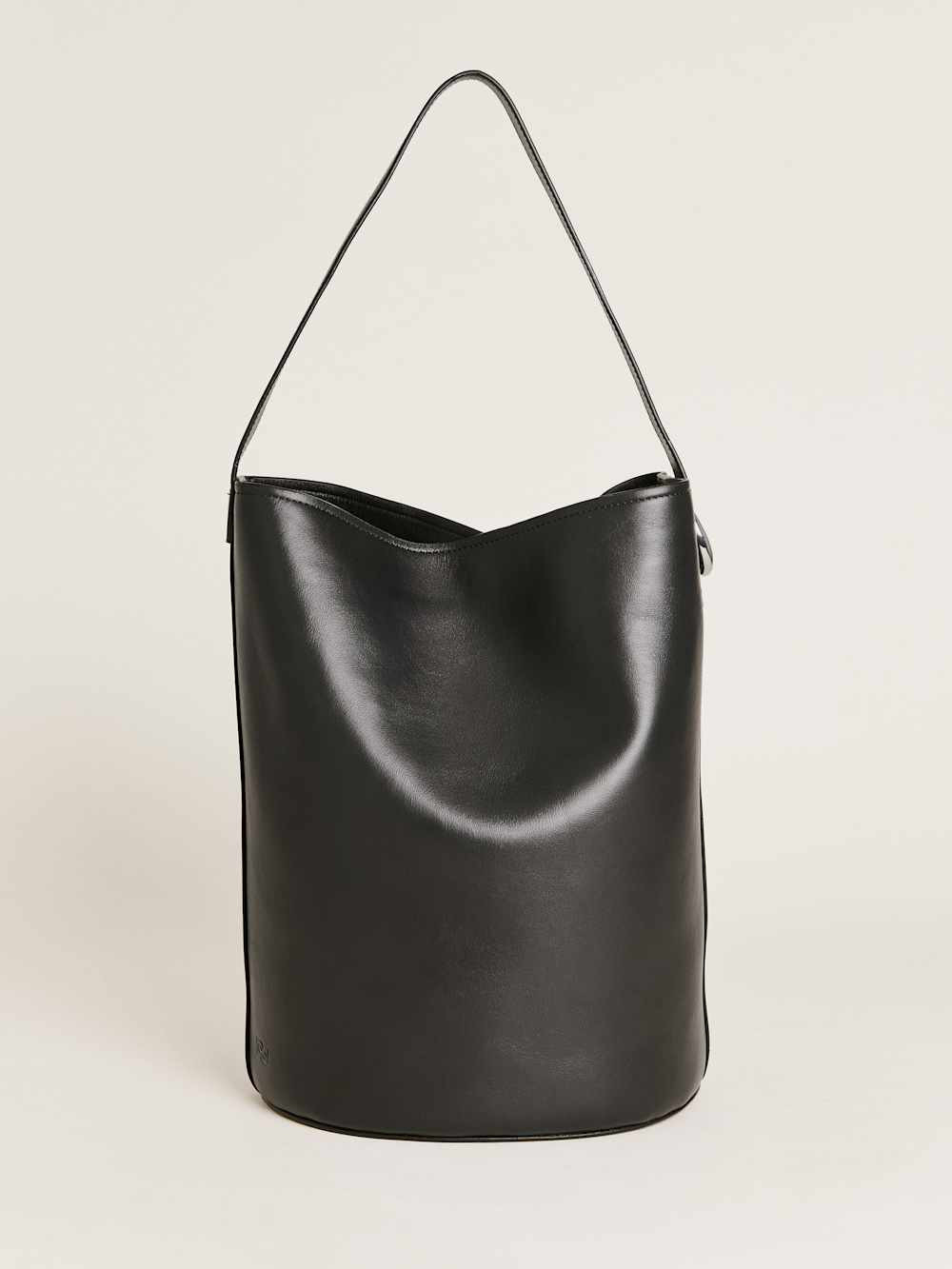 Seleena Bucket Bag | Reformation (Global)