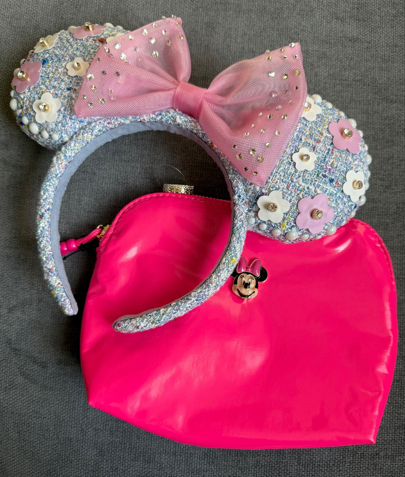 BaubleBar Spring Favorites!🌸

My recent order: 
New tweed & flower Mickey Ears🐭
Travel pouch for jewelry & a cute new ring!

#LTKSeasonal