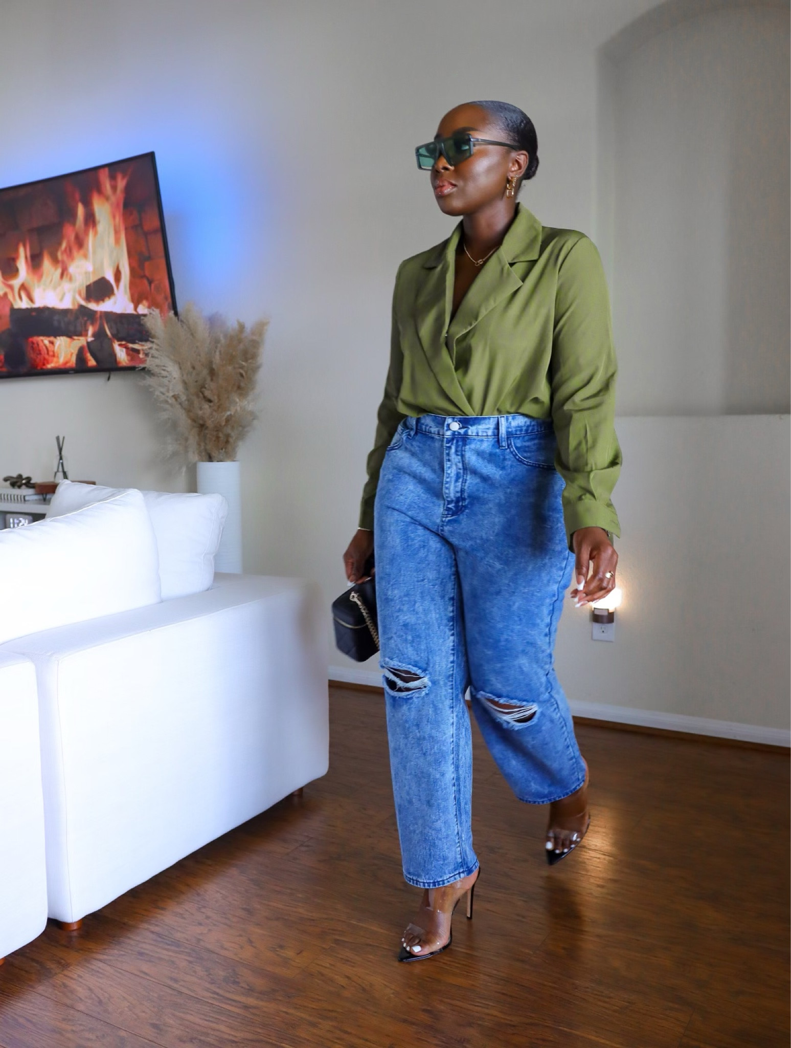 Large top and XL jeans. Love the scrunch at the back of the jeans. Loose fit, wearing a size 12. Love the looseness. No belt needed.  Shoes are sexy and wearing. A size 10

#LTKbeauty #LTKstyletip #LTKHoliday