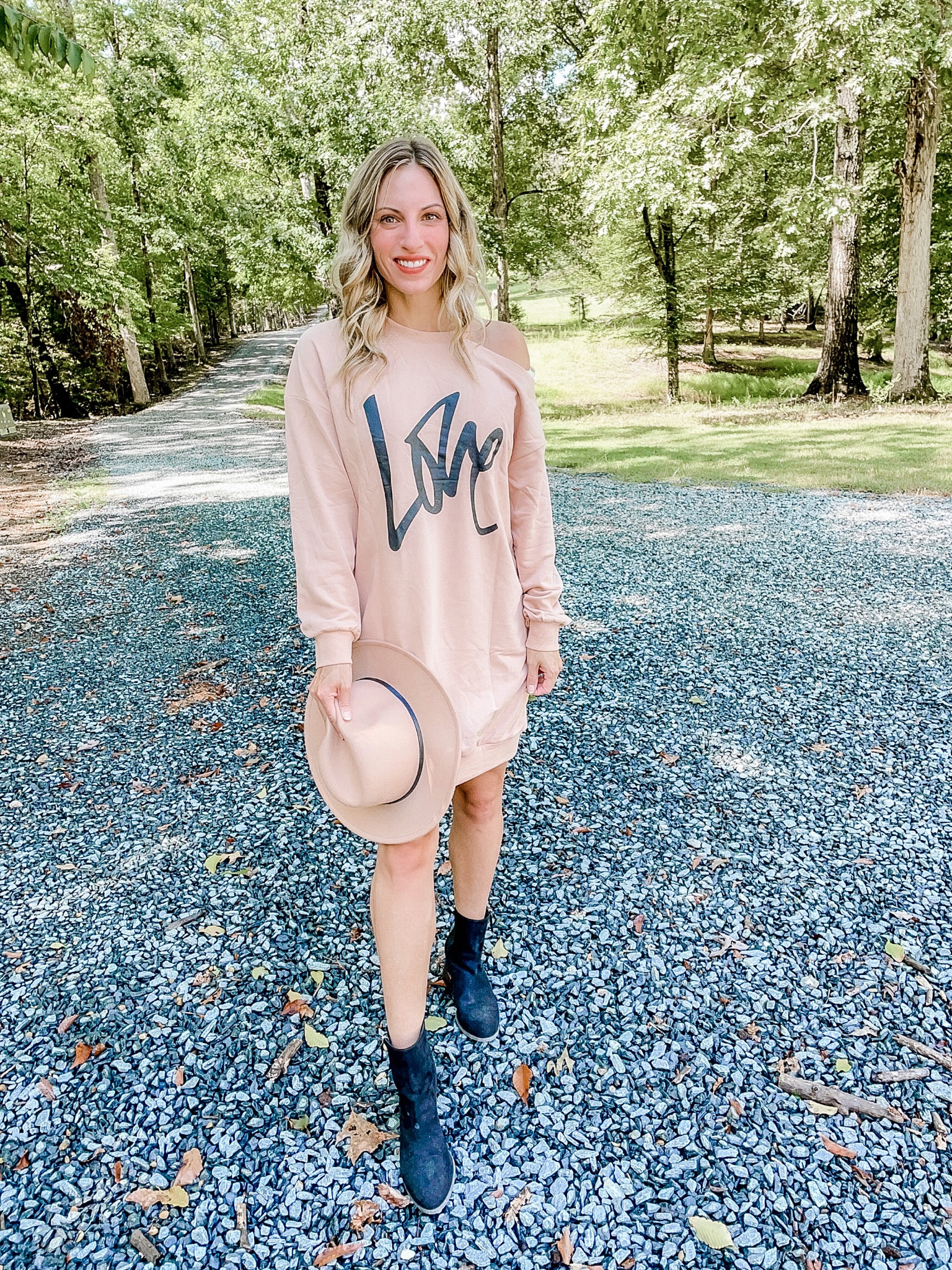 Fall fashion, fall sweatshirt , sweatshirt dress , amazon dress 

#LTKunder50 #LTKSeasonal #LTKstyletip