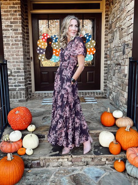 The dress I can’t get enough of- these latest find is perfect for Thanksgiving! Wearing an XS // love the V-neck
Smocked waist/ Maxi silhouette
Pullover styling and it’s Machine washable!  Worth the splurge 

#LTKSeasonal #LTKstyletip #LTKworkwear