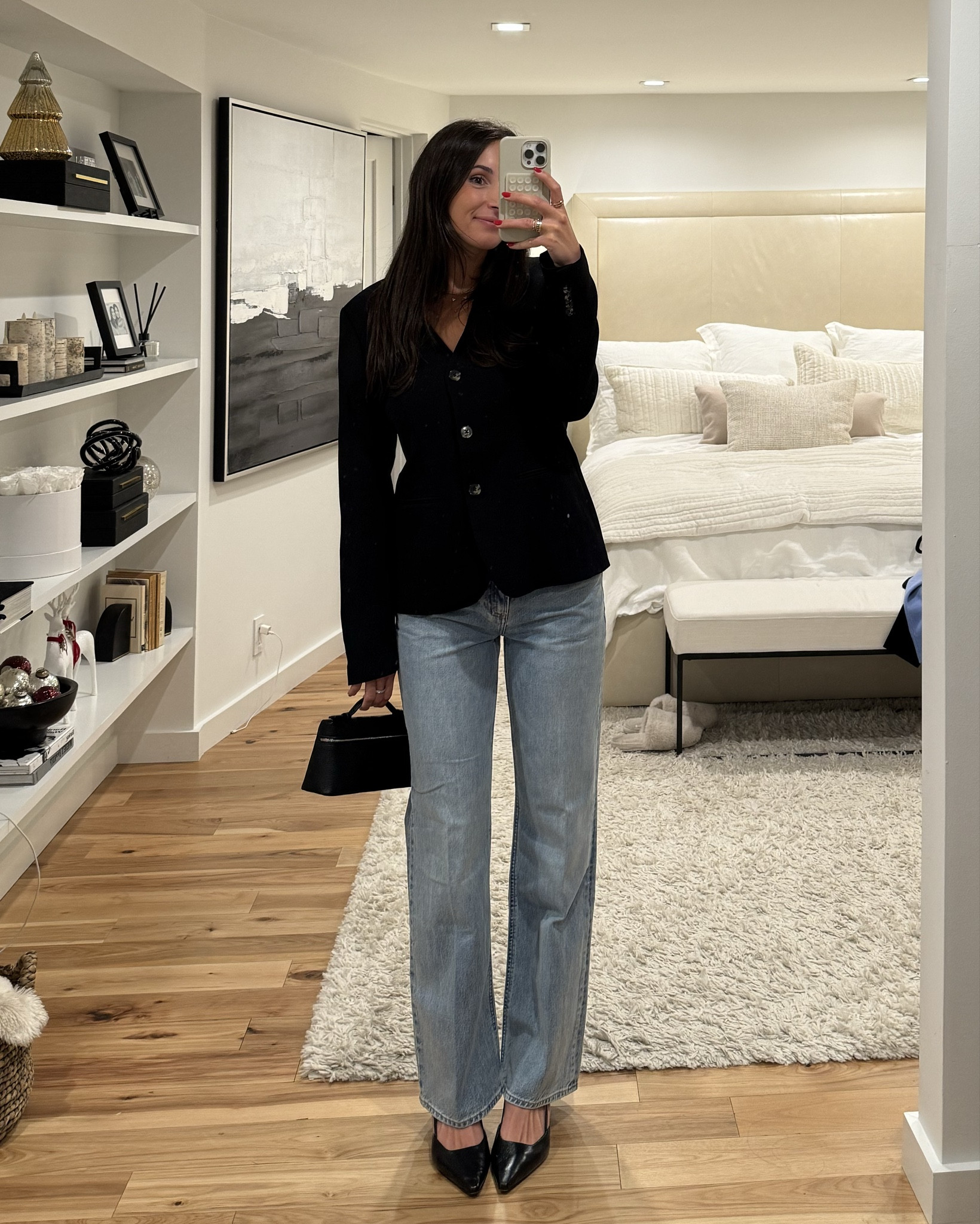 Darted waist blazer and kitten heels? Count me in 