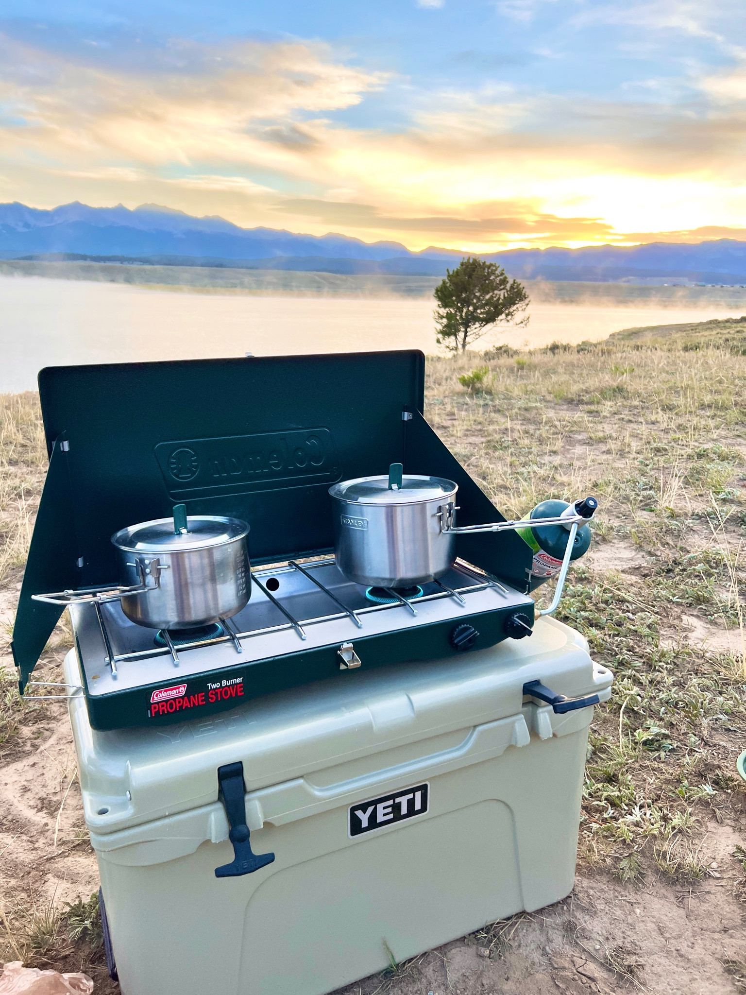 This weekend’s camp kitchen set up. With summer wrapping up, keep your eye out for those fall sales!



#LTKsalealert #LTKtravel