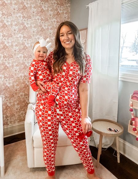 Dream big little co pajamas. I’m wearing a size L for the perfect slightly oversized fit. Baby girl is wearing a size 6-12 with room to grow. Toddler is wearing size 3T with room to grow


Valentine’s Day / Valentine’s Day pjs  / kids pjs / valentine / baby pjs / baby girl / baby boy / gender neutral / pajamas / hearts / baby /  kids / kids pajamas / baby pajamas / Valentine’s Day pajamas / valentine pajama 


#LTKbaby #LTKkids #LTKfamily